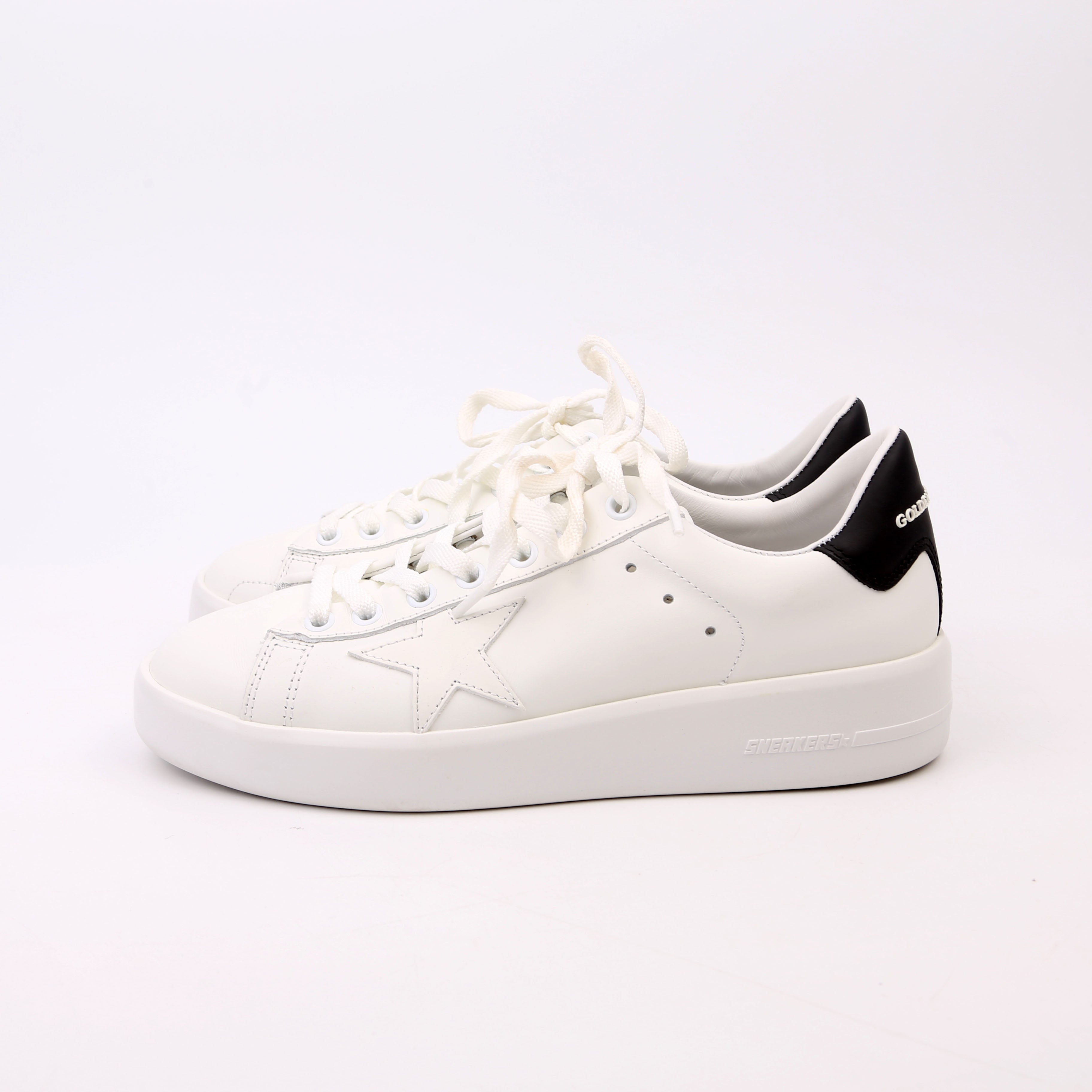 Pure Star Size 38 White/Black