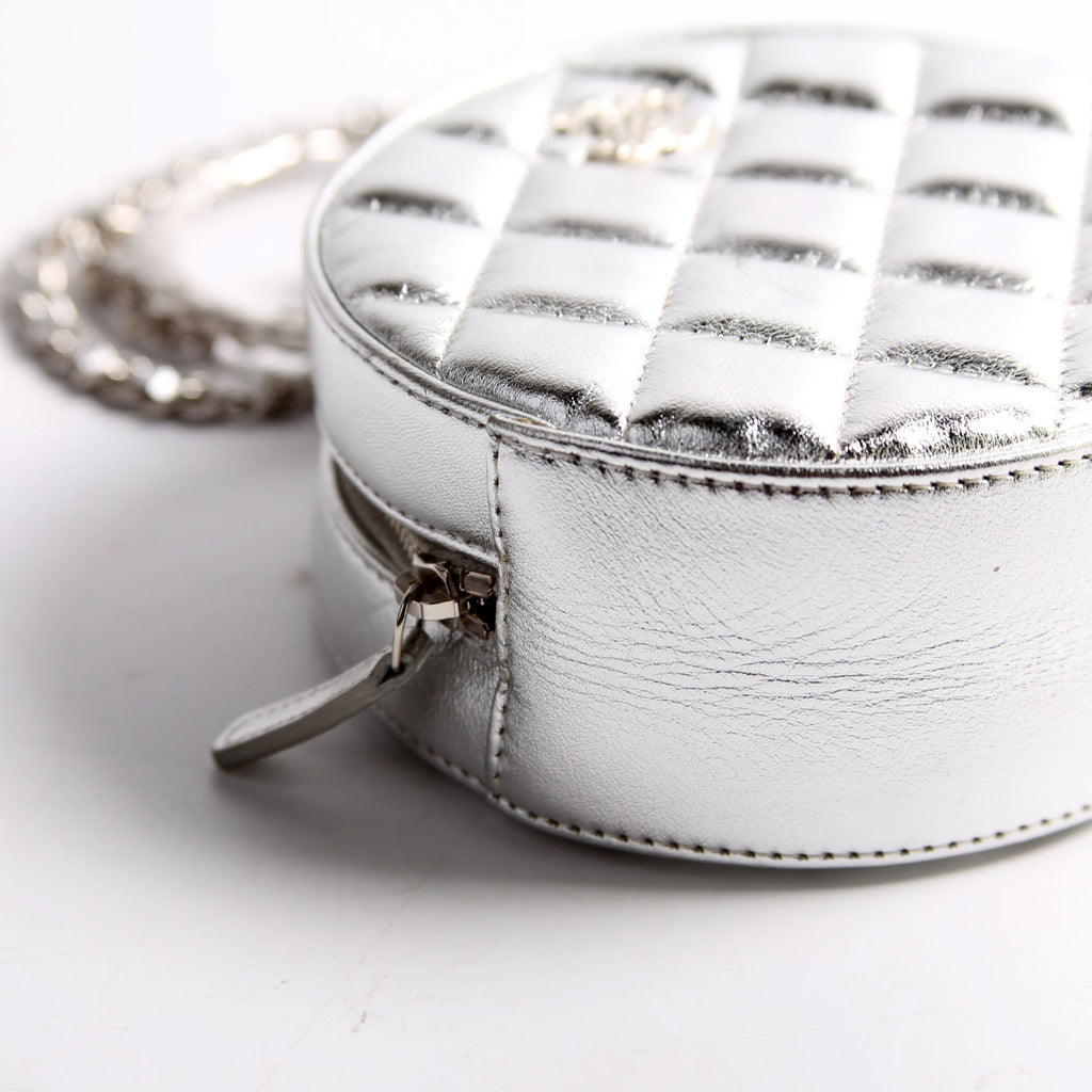 Metallic Quilted Round Bracelet Clutch With Chain Silver