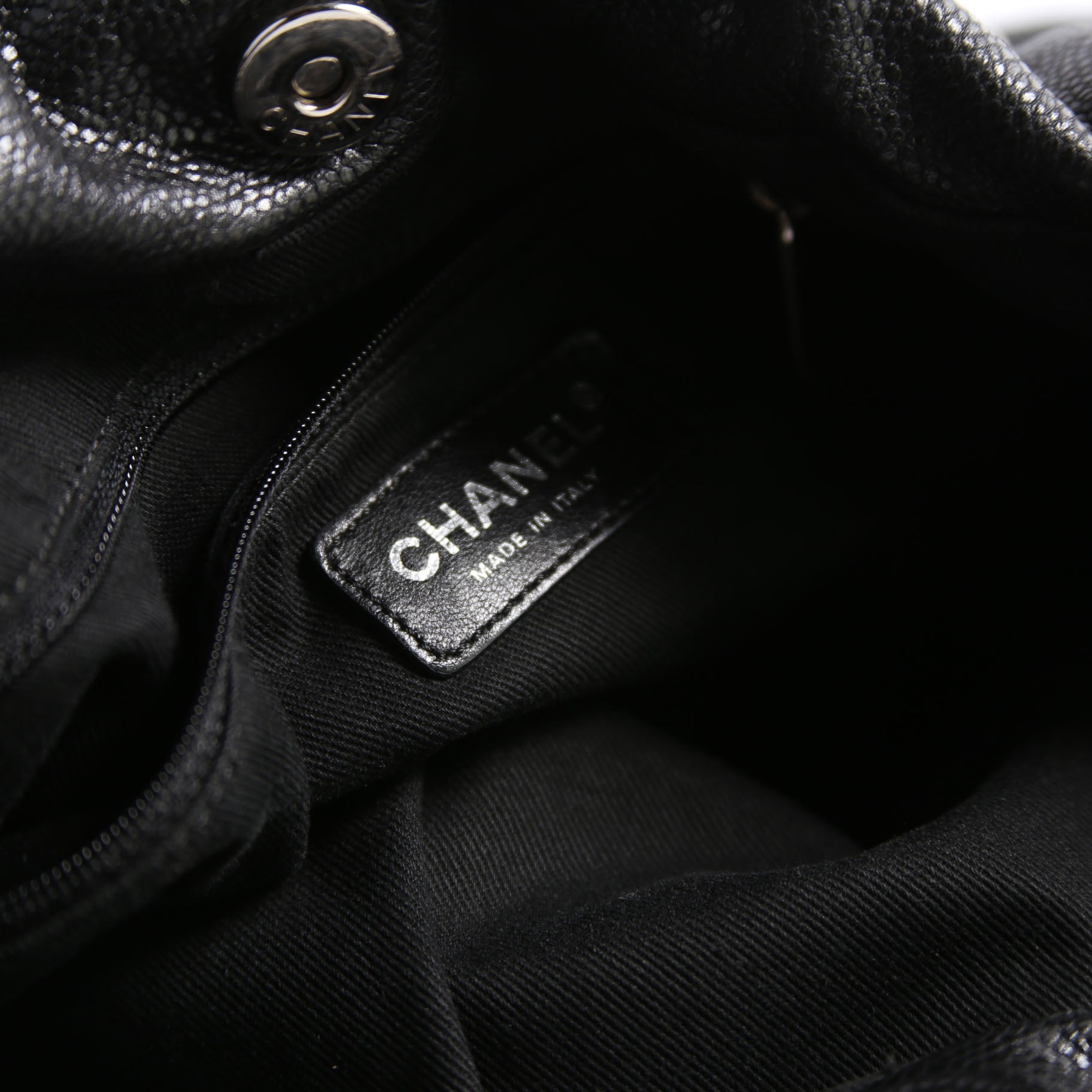 Caviar 31 Drawstring Tote 13M Black