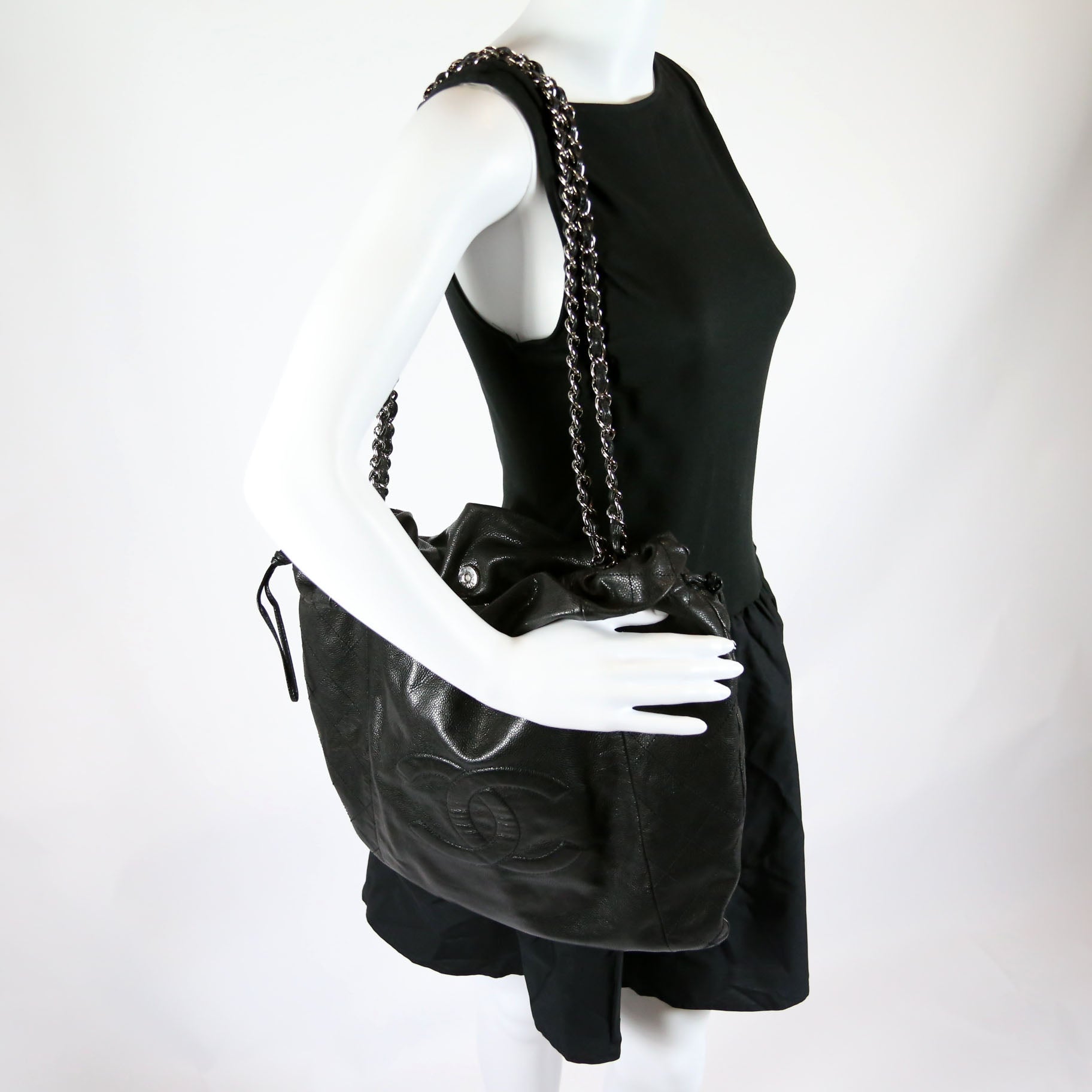 Caviar 31 Drawstring Tote 13M Black