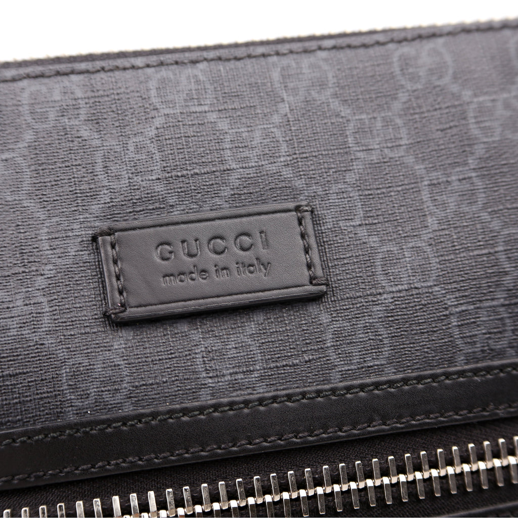 Gucci 474137 GG Supreme Messenger Black