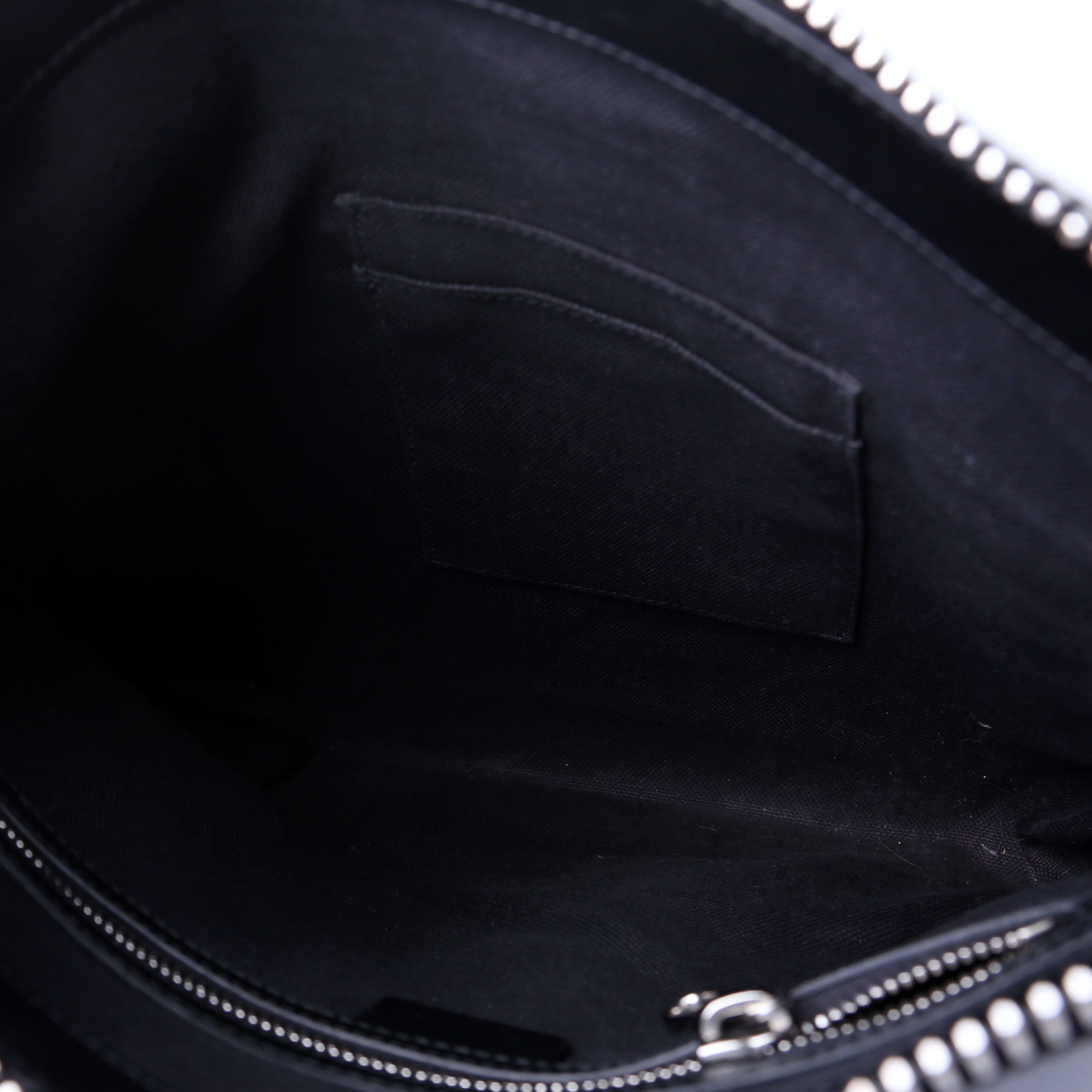 Gucci 474137 GG Supreme Messenger Black