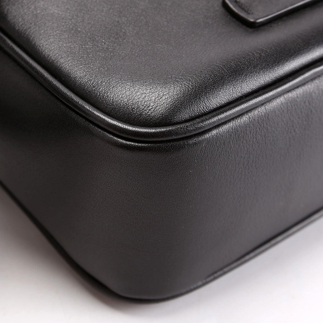 Medusa Crossbody Leather Black