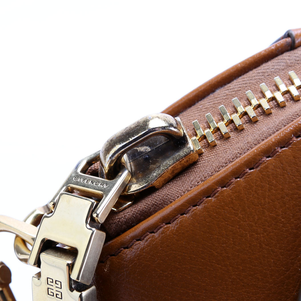 Antigona Satchel Medium Shiny Leather Brown