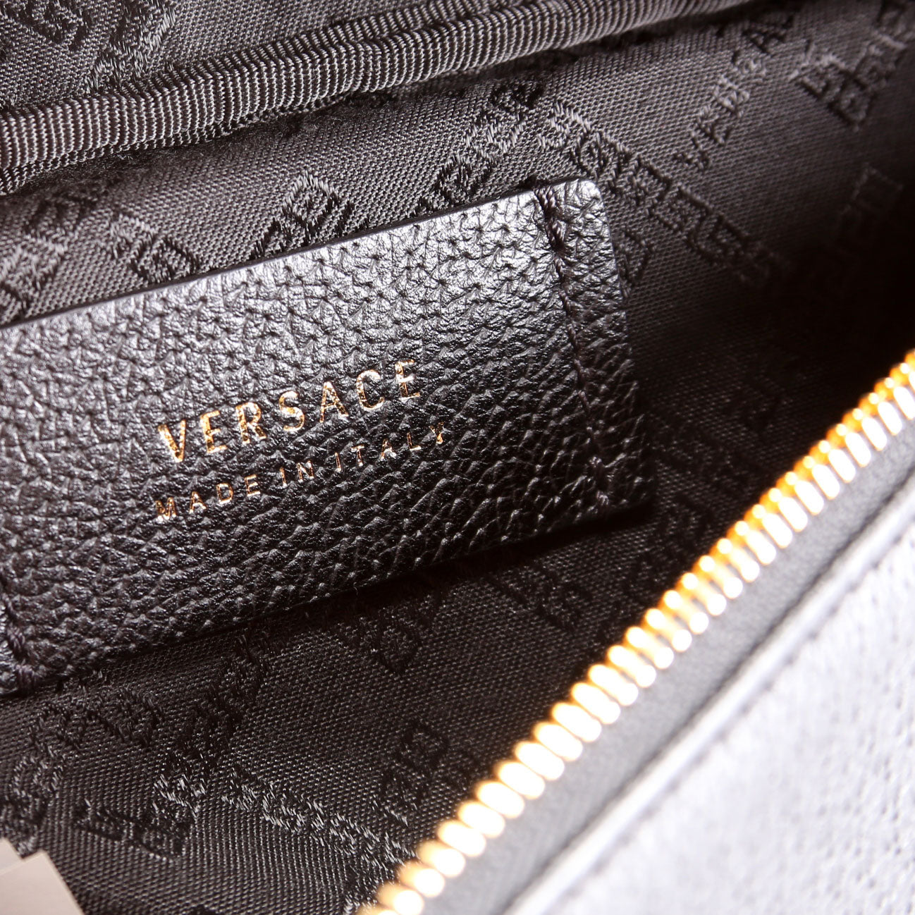 Medusa Waist Bag Leather Black