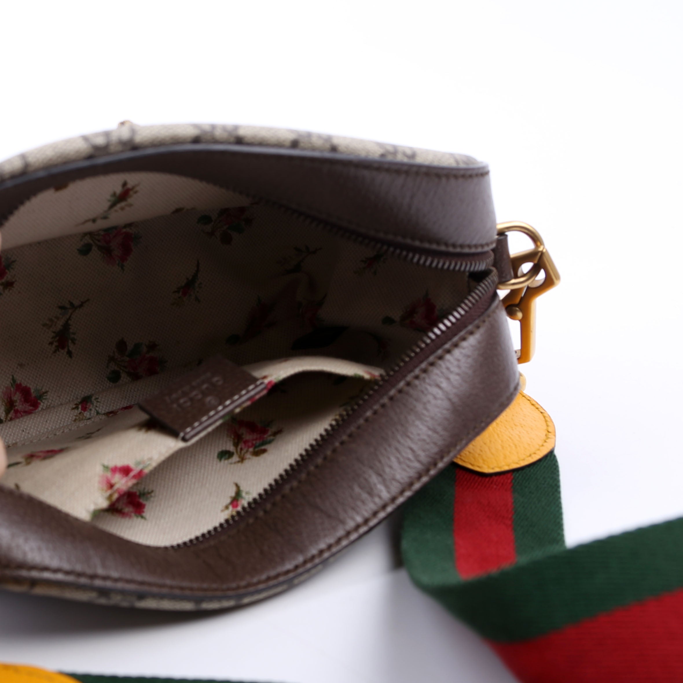 Gucci 476466 GG Supreme Messenger Bag Brown