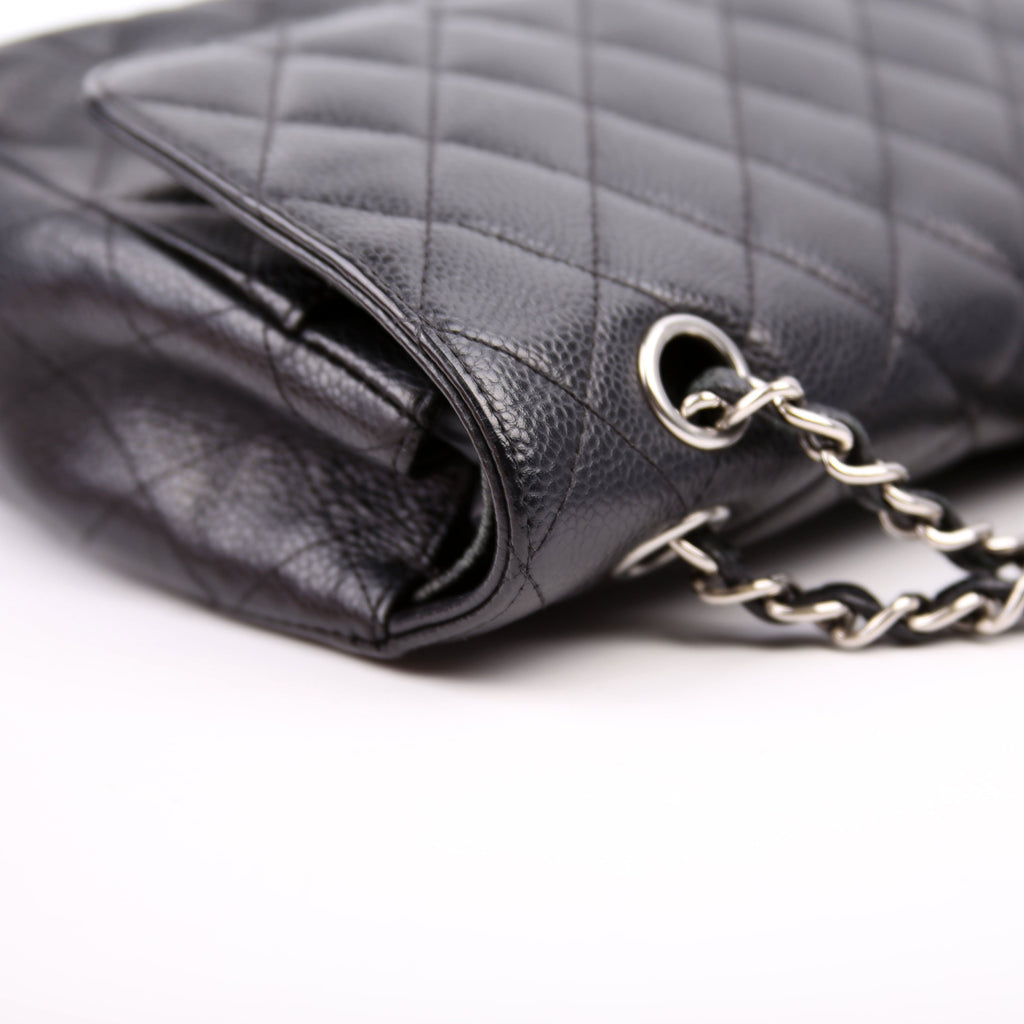 Classic Flap Medium Caviar Black
