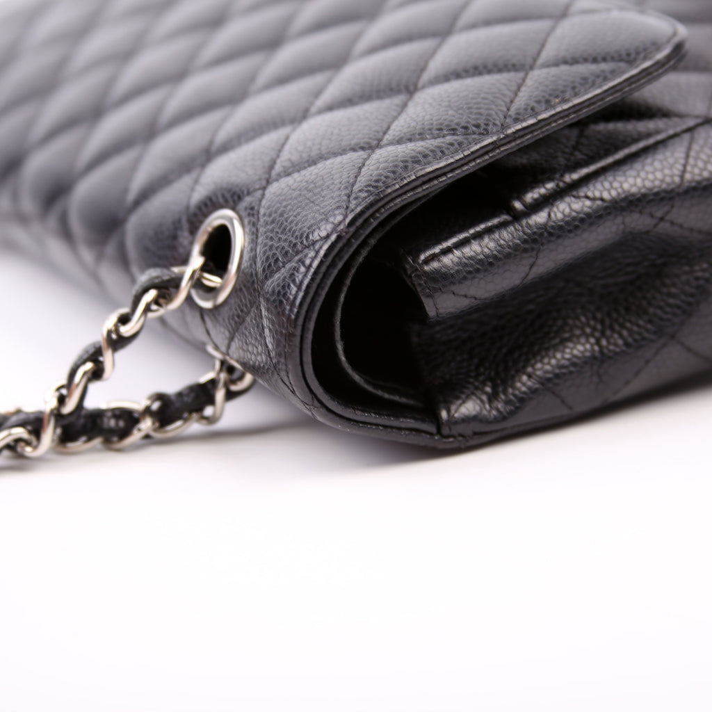 Classic Flap Medium Caviar Black