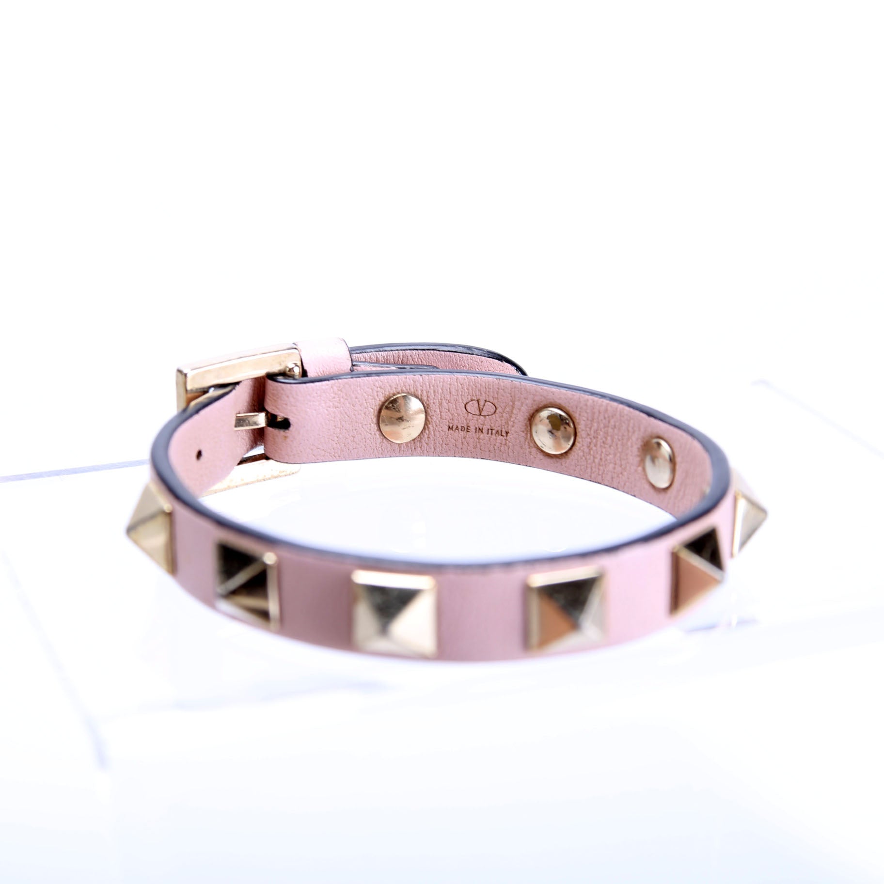 The Rockstud Leather Bracelet Pink