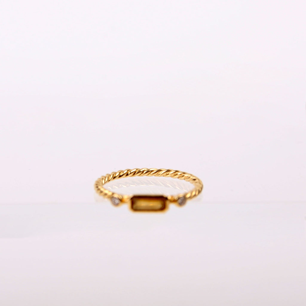 Novella 750/Citrine/Diamond Ring Size 6 Gold