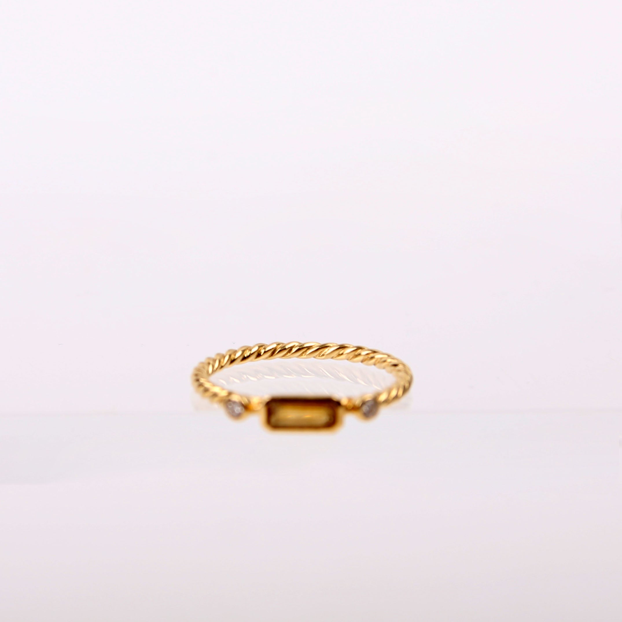 Novella 750/Citrine/Diamond Ring Size 6 Gold