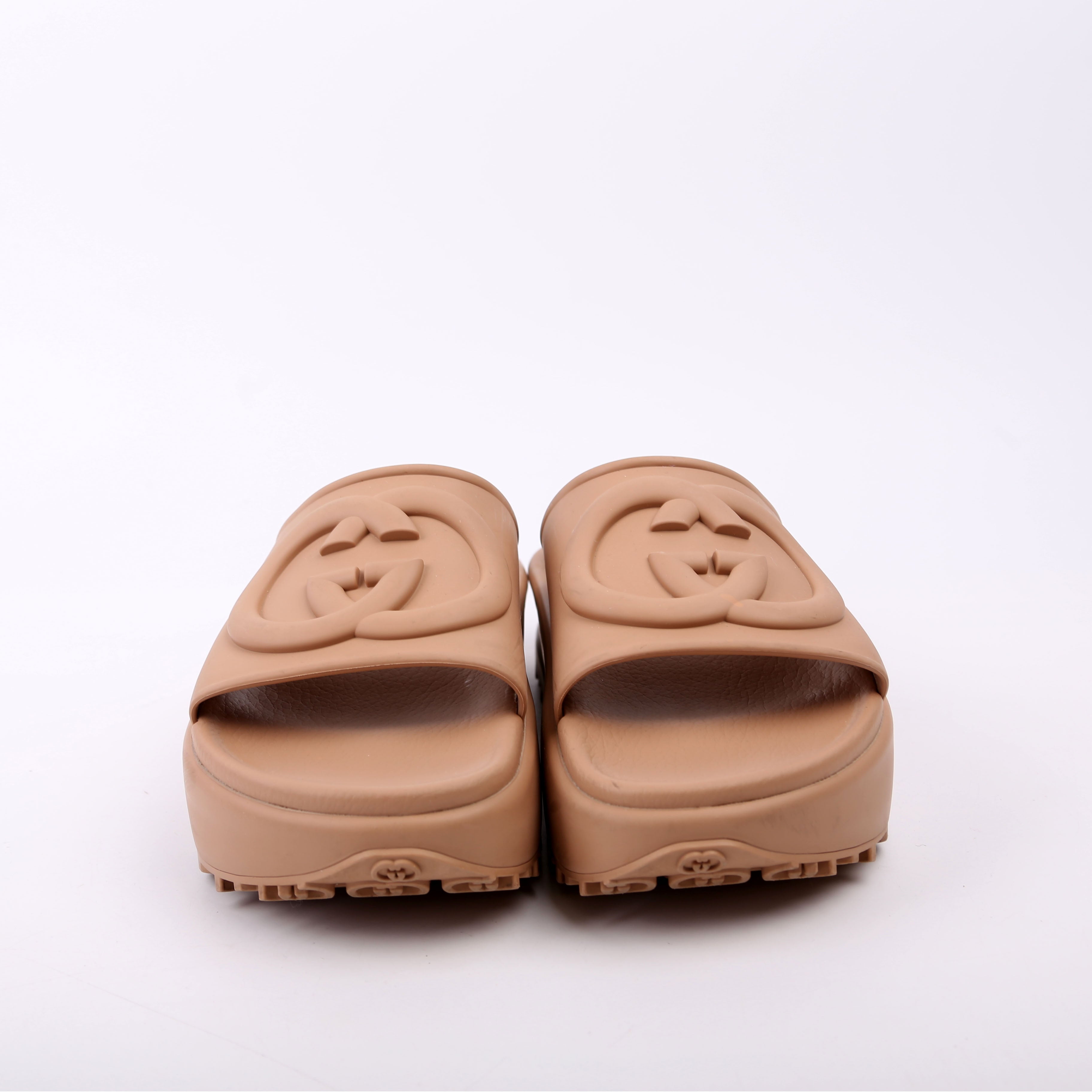 Interlocking GG Rubber Slides Size 36 Tan