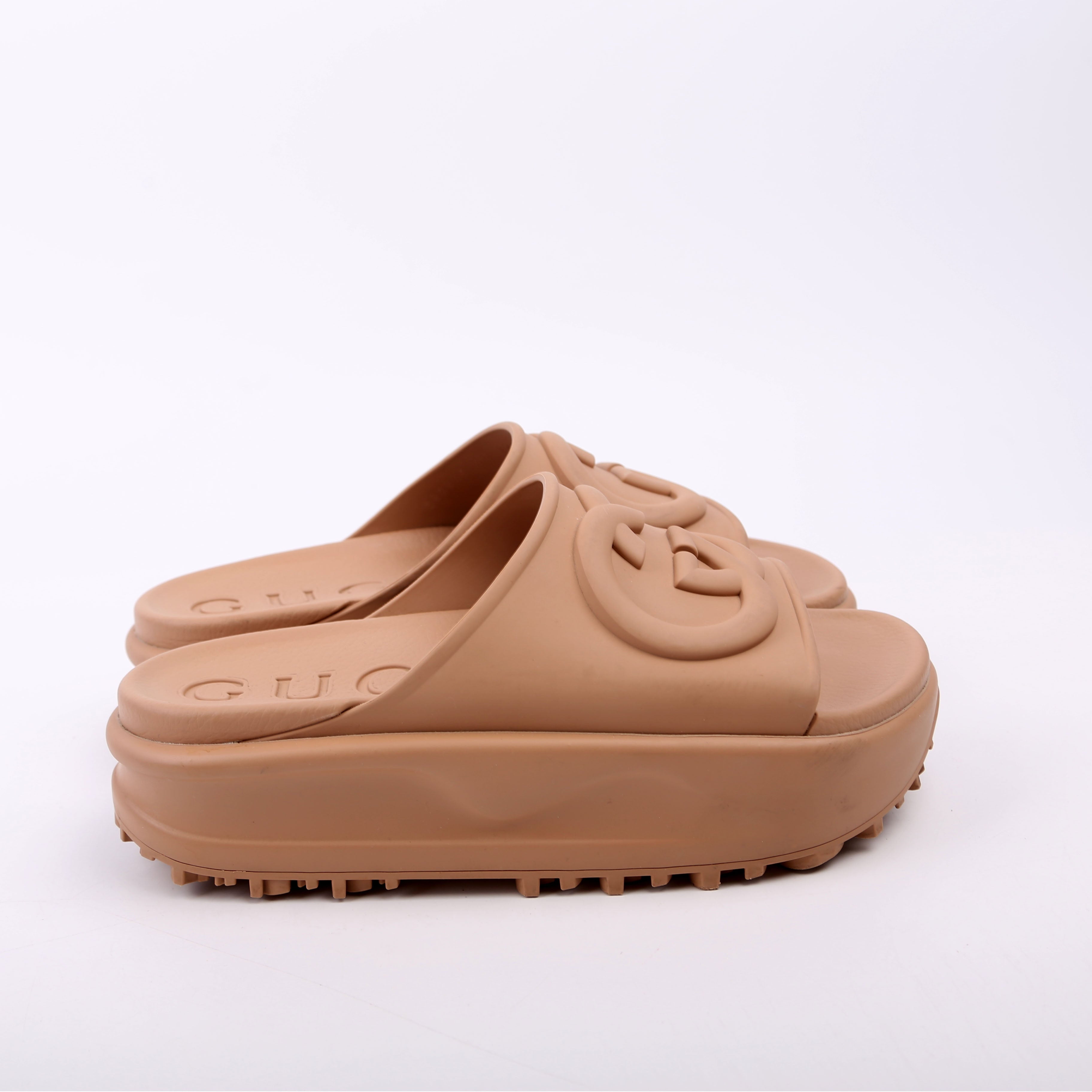 Interlocking GG Rubber Slides Size 36 Tan