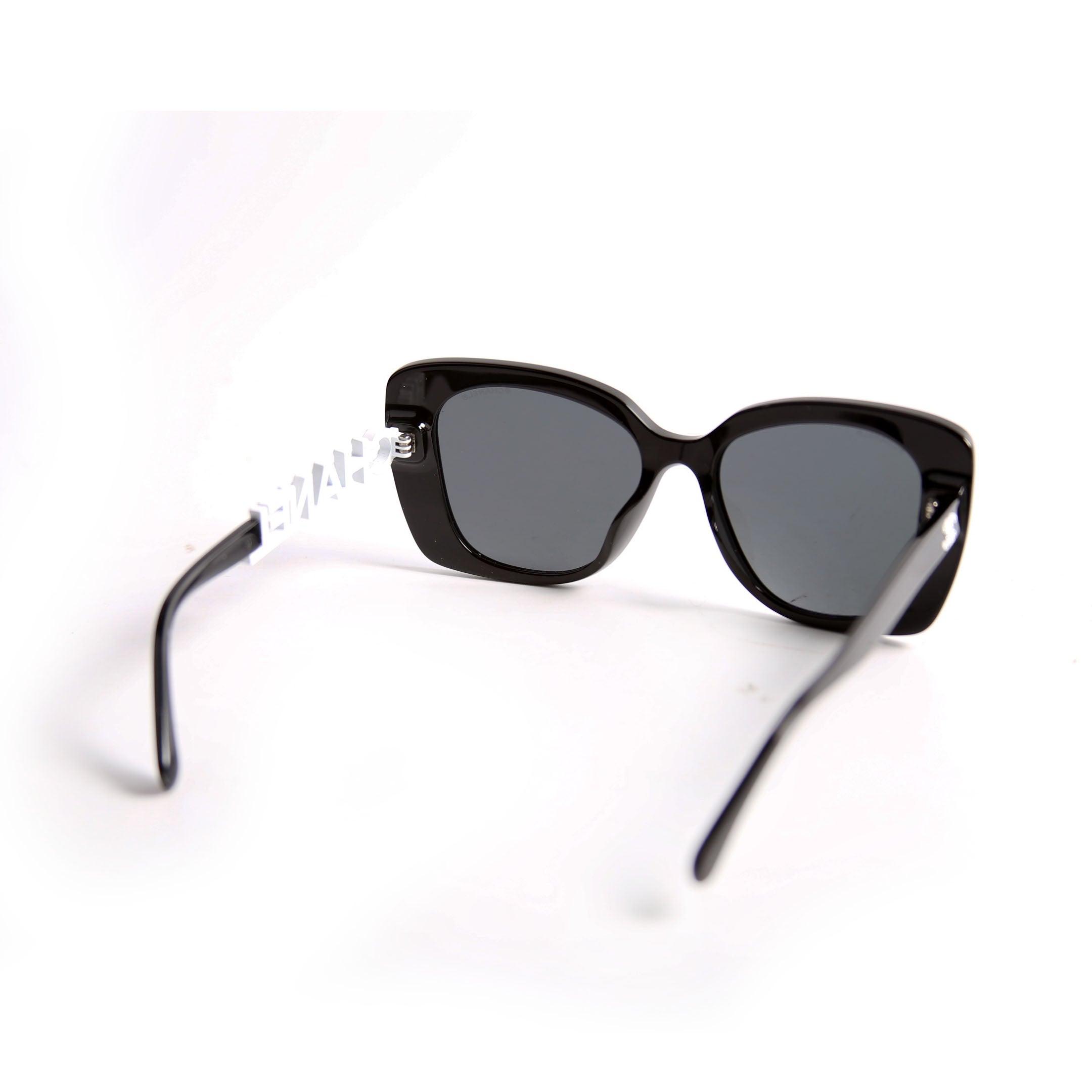 5422-B-A Square Black