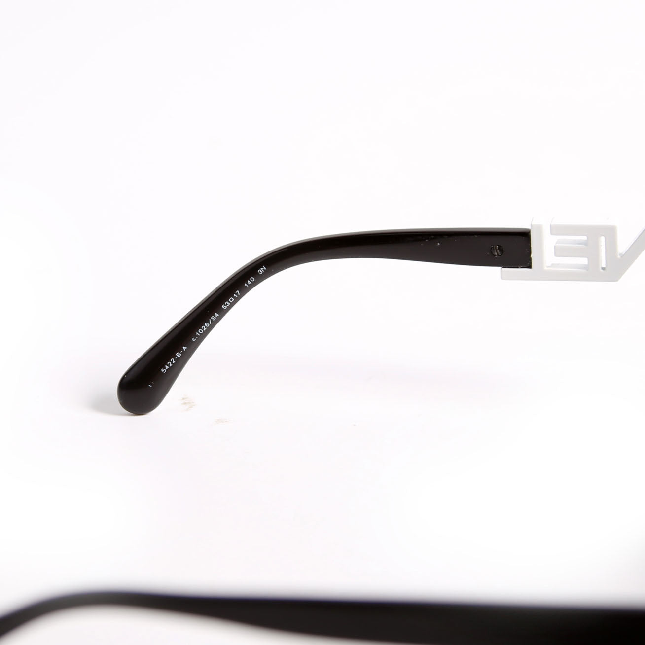 5422-B-A Square Black