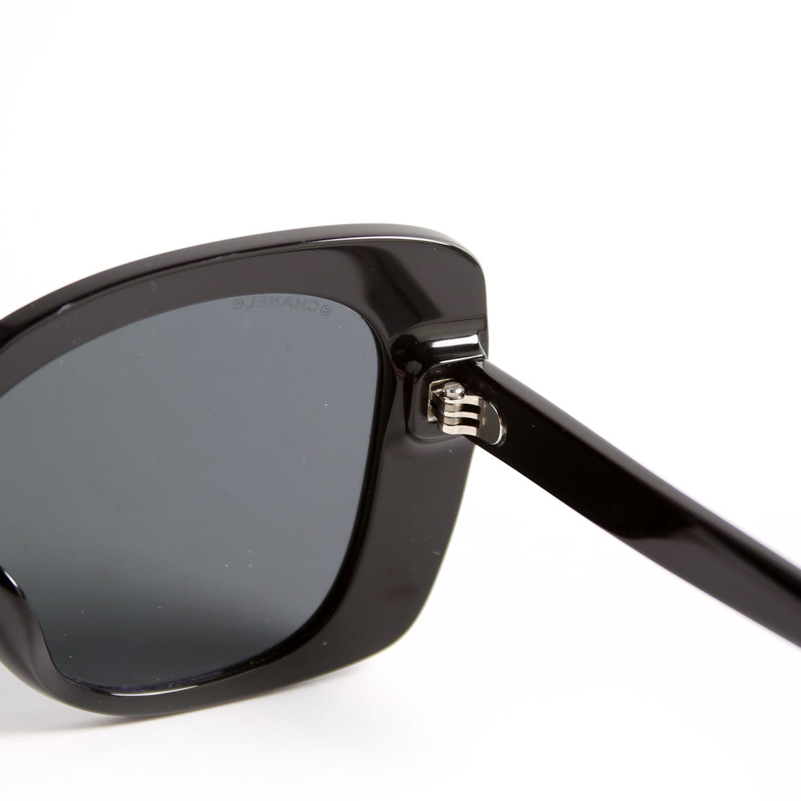 5422-B-A Square Black
