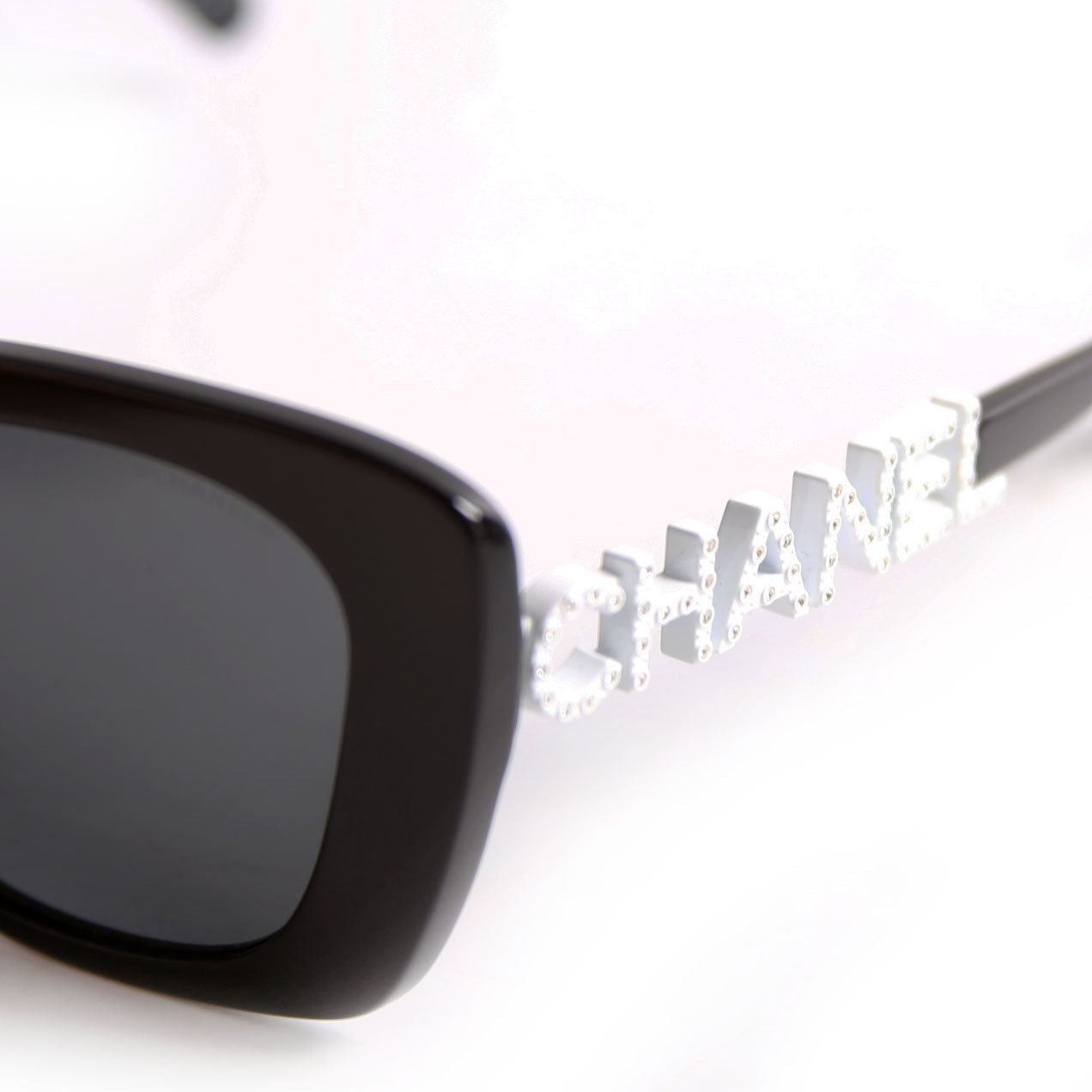 5422-B-A Square Black