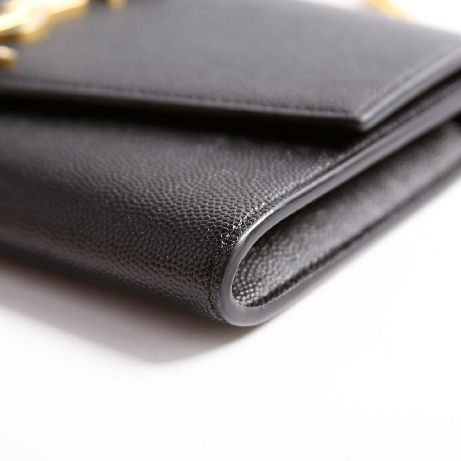 Uptown Chain Wallet Grain 607788 Black