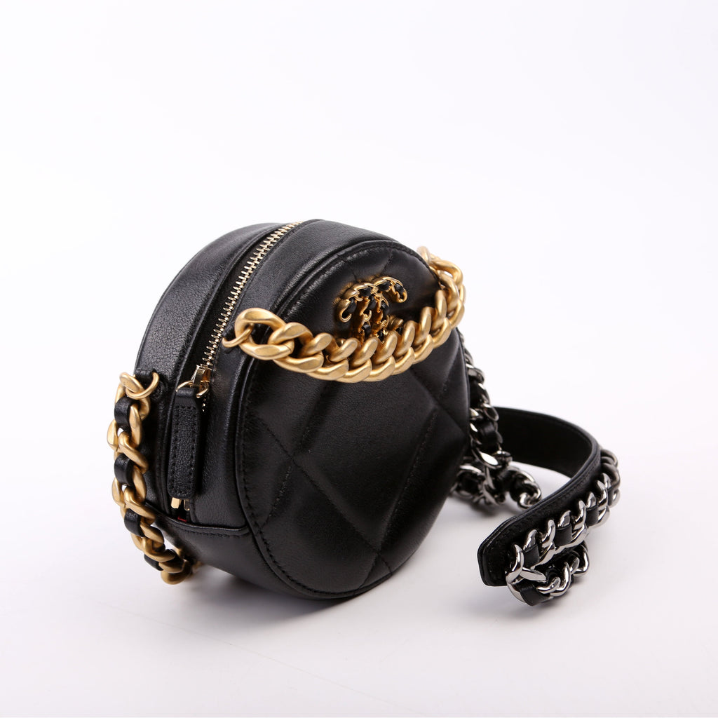 Chanel 19 Round Clutch Goarskin 29M Black