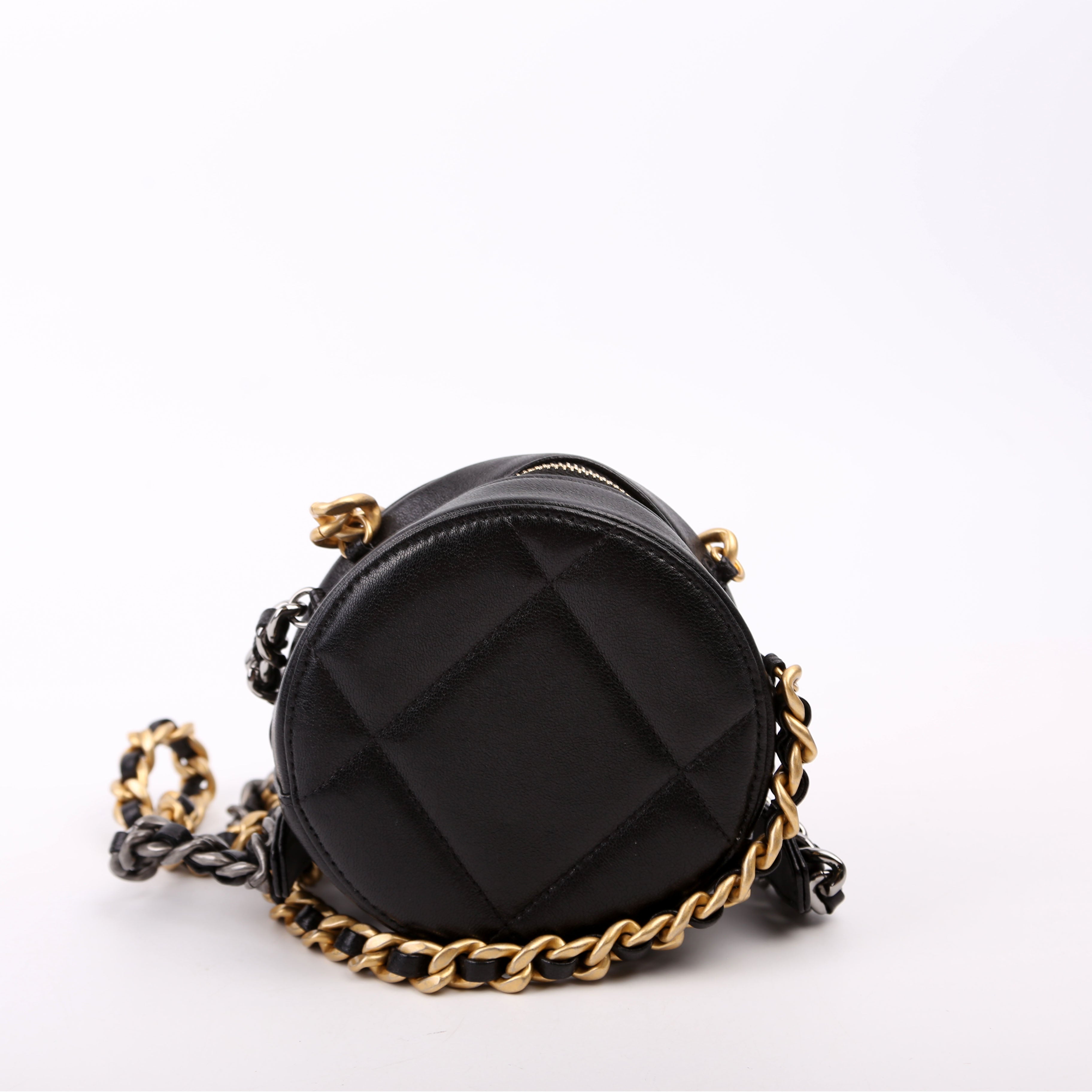 Chanel 19 Round Clutch Goarskin 29M Black