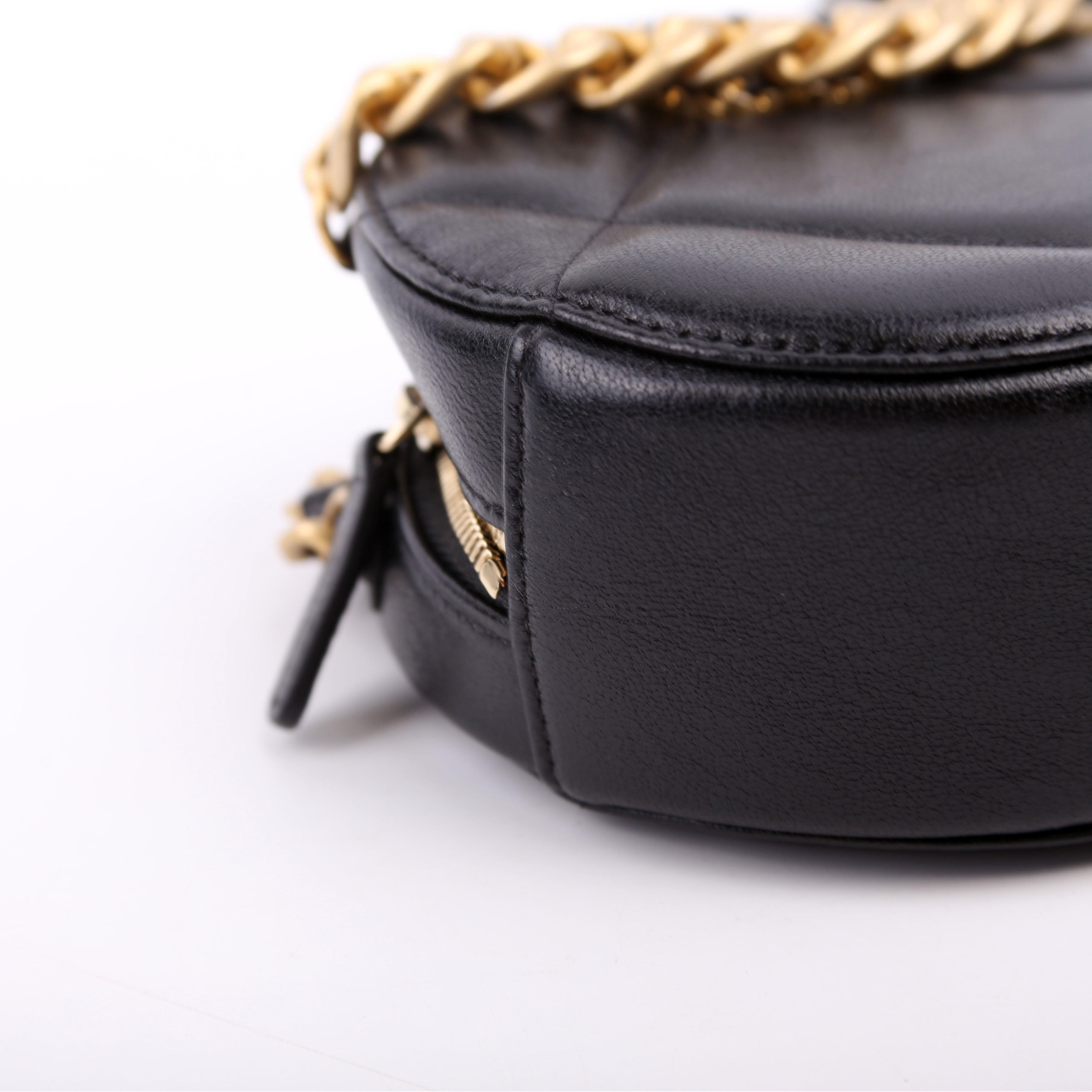 Chanel 19 Round Clutch Goarskin 29M Black