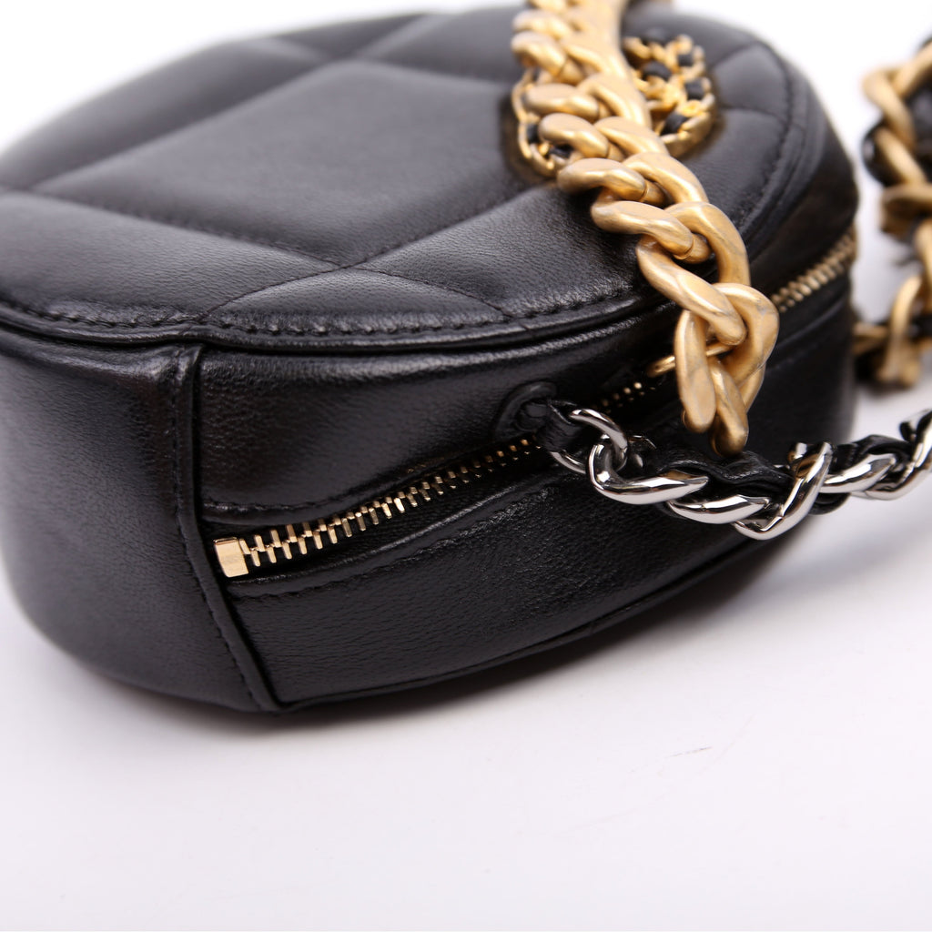 Chanel 19 Round Clutch Goarskin 29M Black