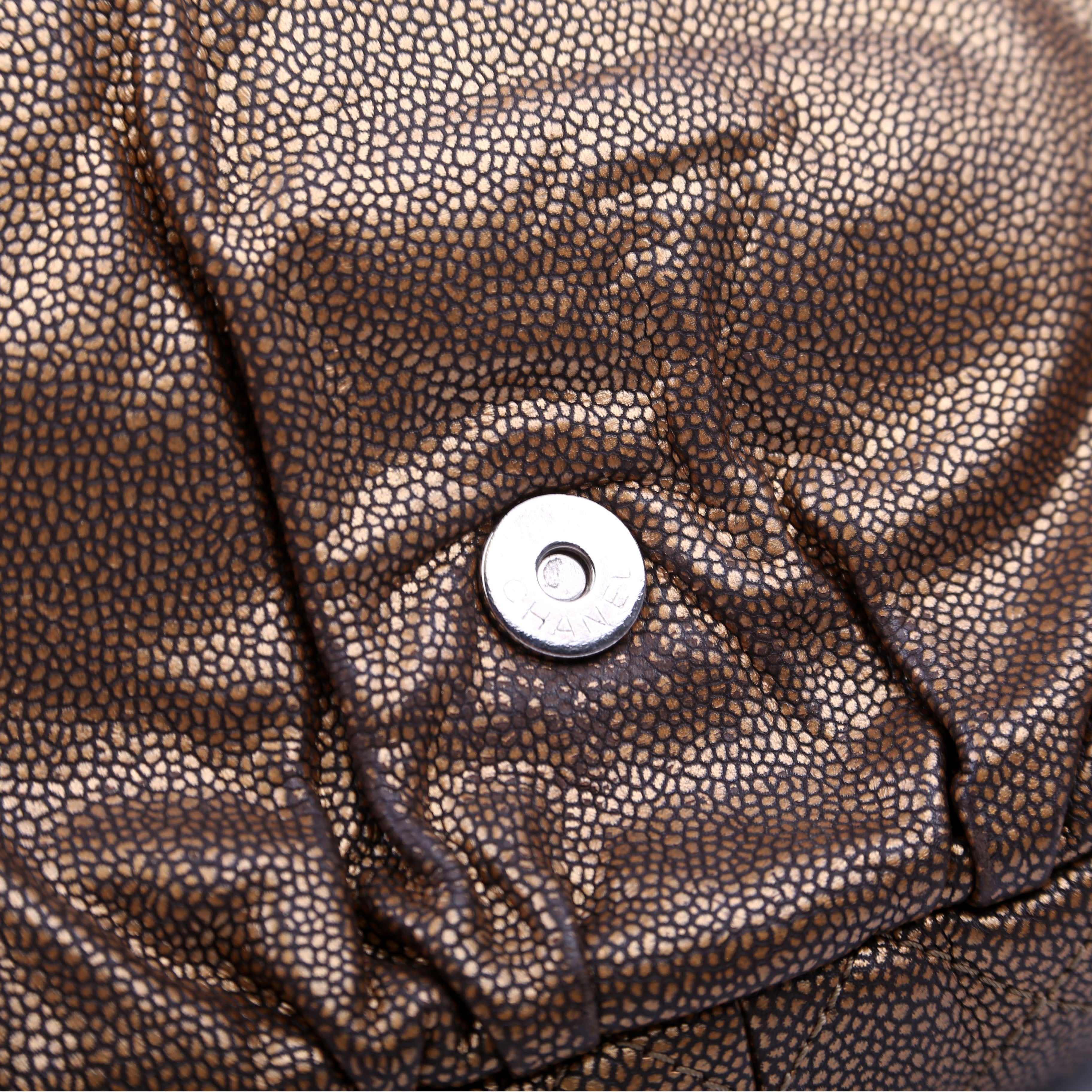 Half Moon Flap Caviar 12M Gold
