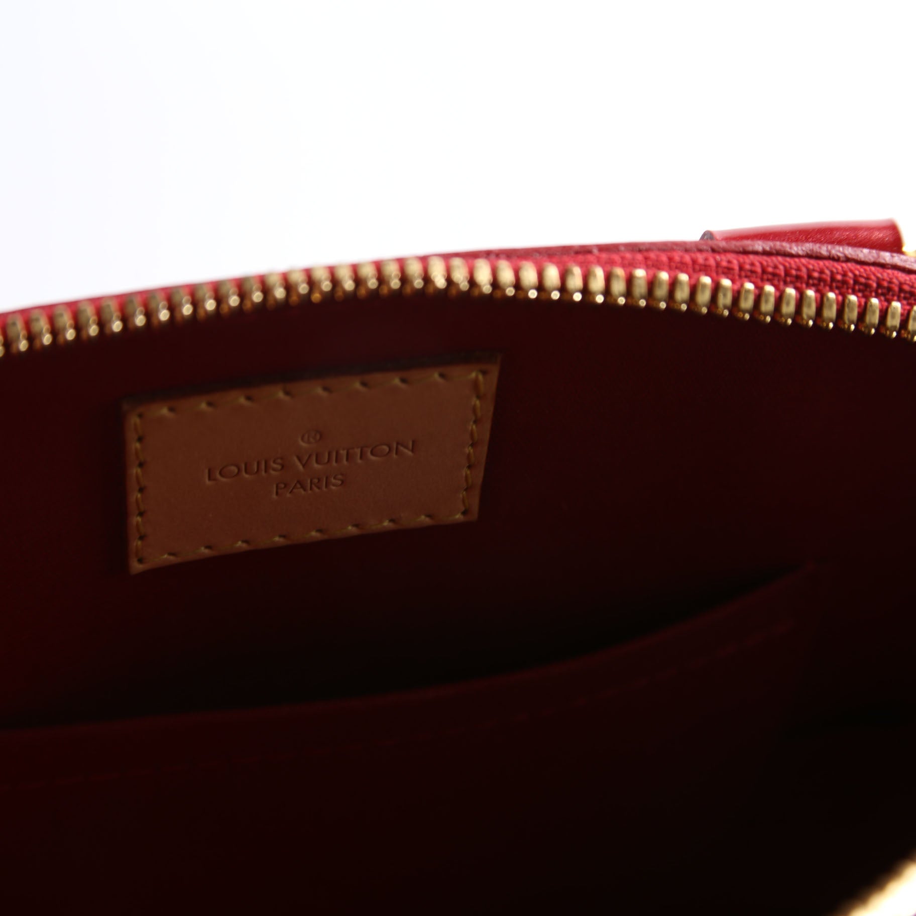Alma BB Vernis Red