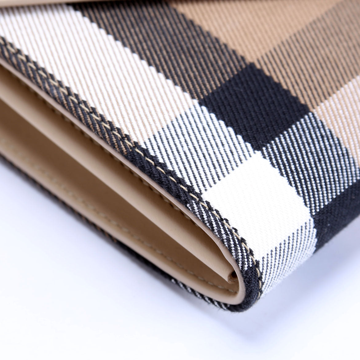 Vintage Check Hannah Strap Wallet Beige