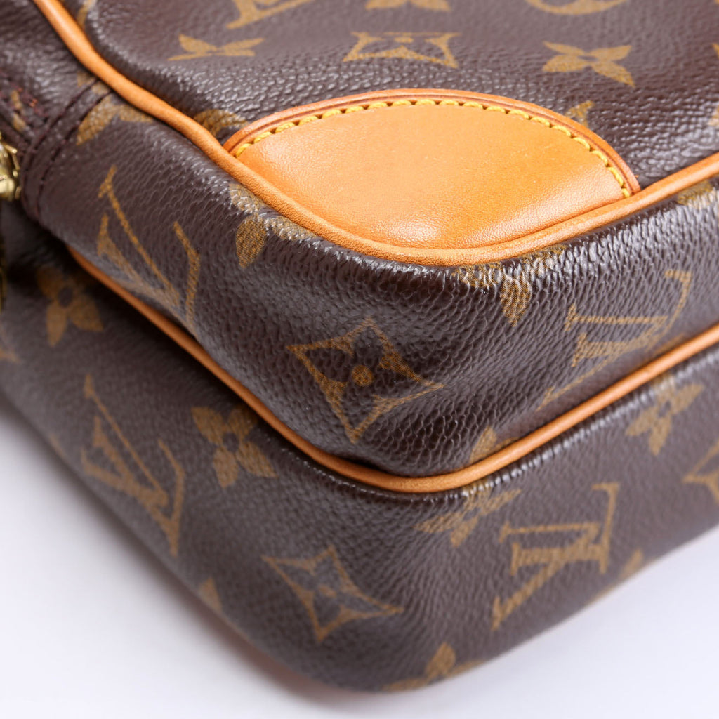 Amazone Monogram