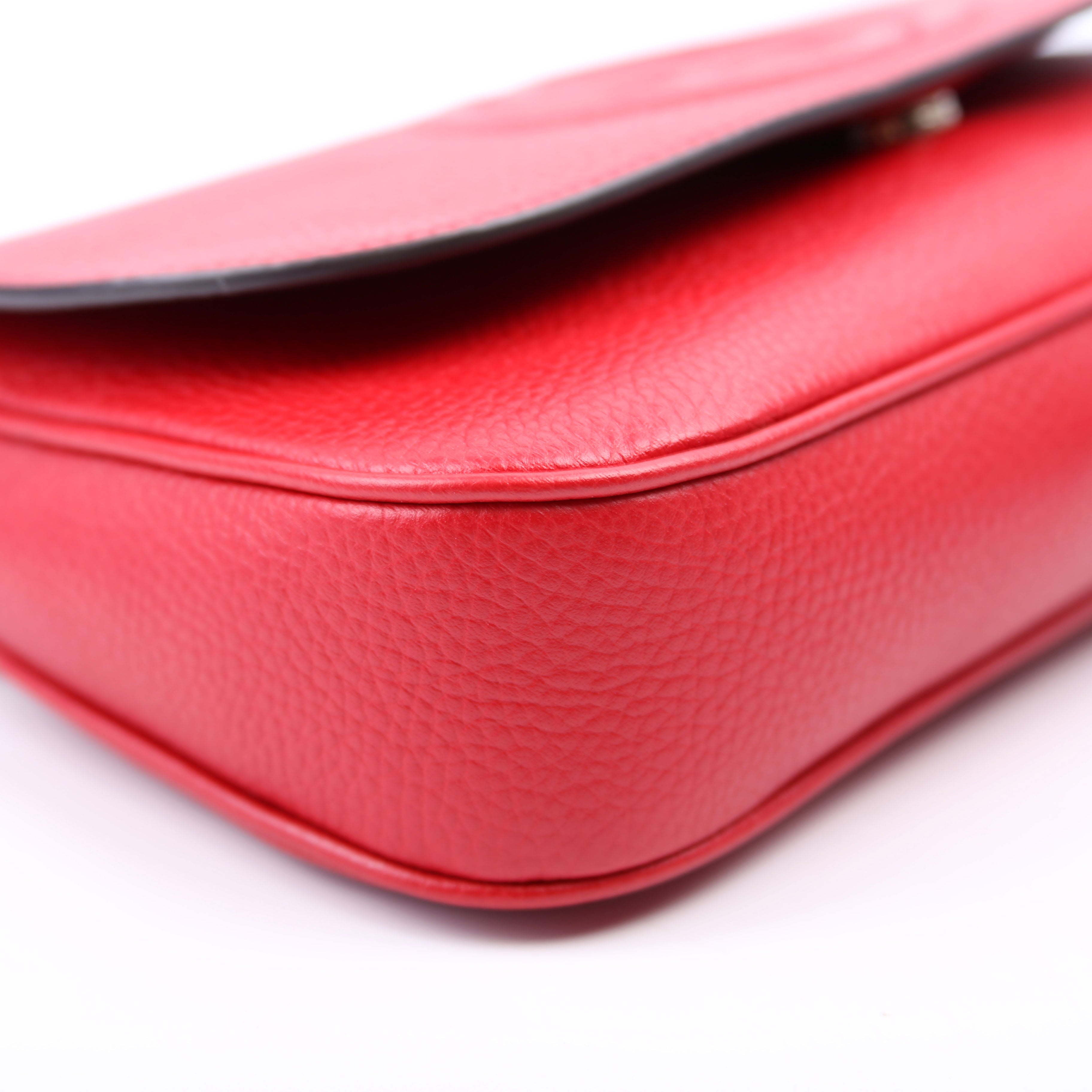 336752 Soho Chain Crossbody Medium Red