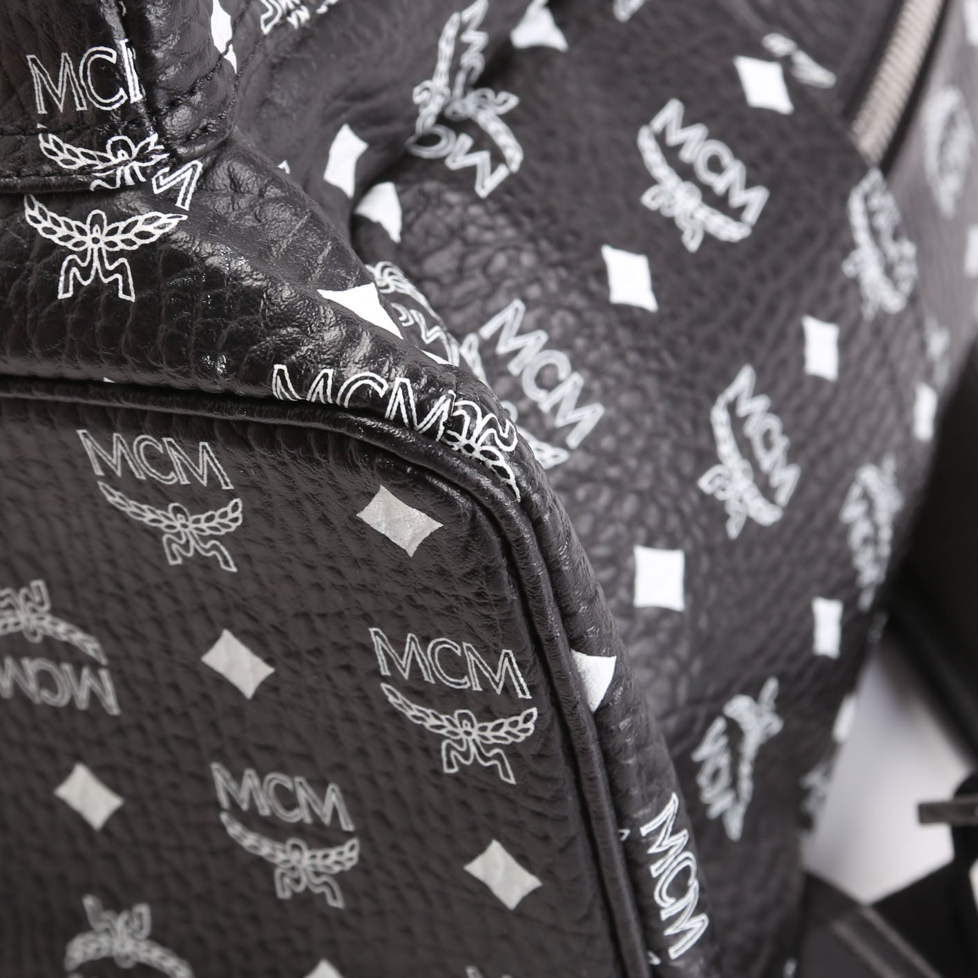 Stark Backpack Medium Black
