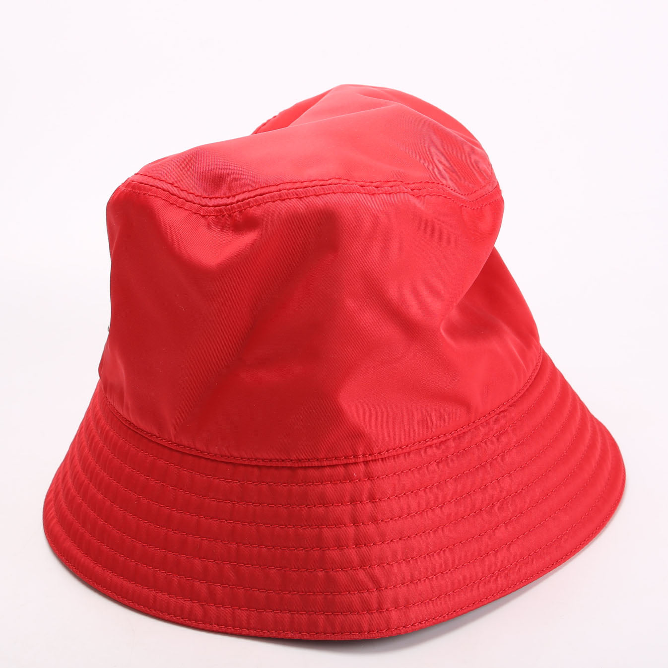 1HC137 Re-Nylon Triangle Logo Bucket Size Medium Red