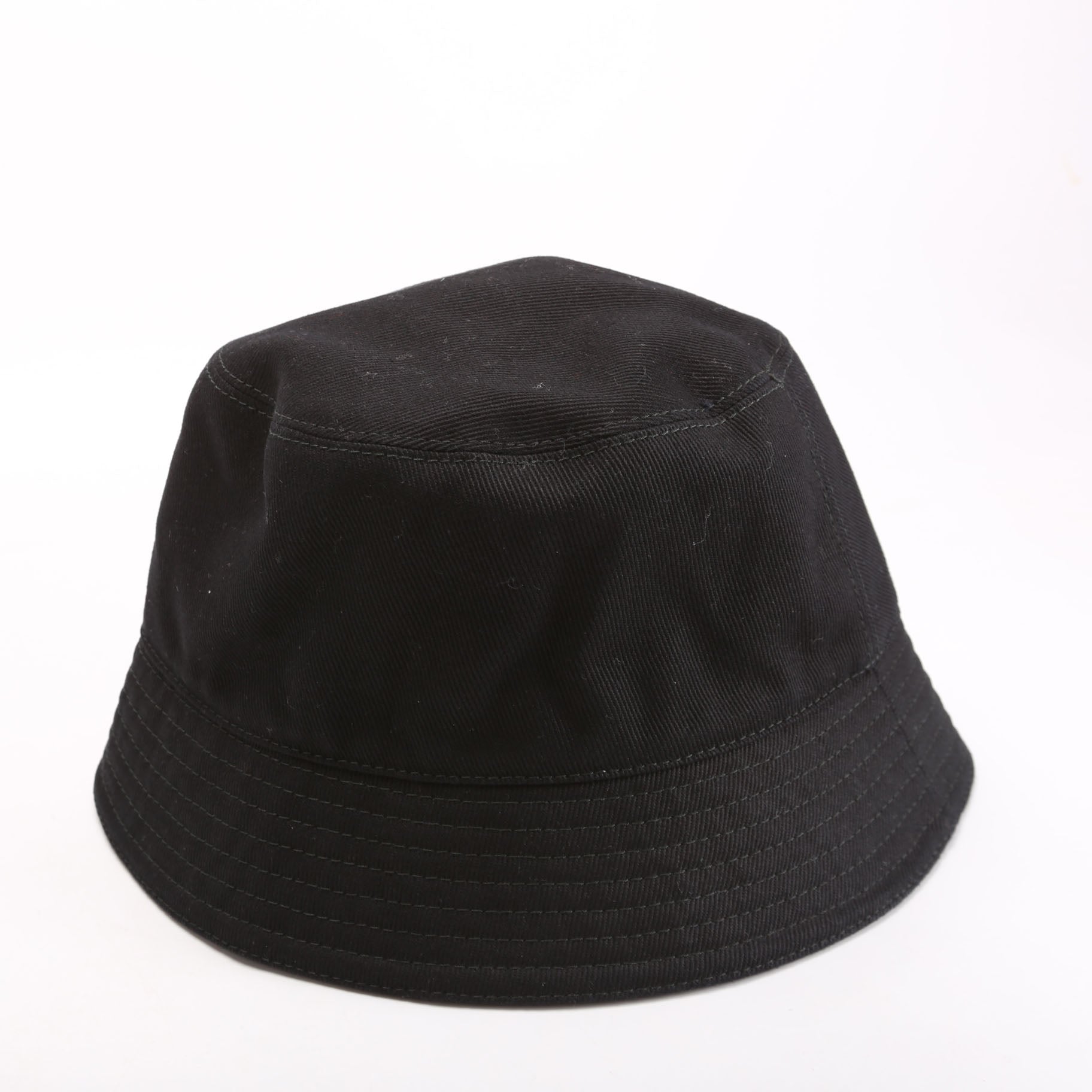 1HC137 Canvas Large Logo Bucket Size Small Black