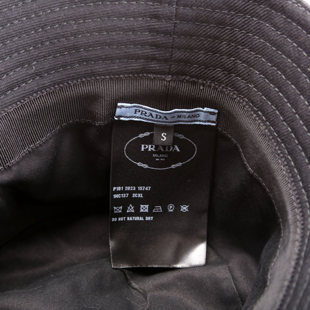 1HC137 Canvas Large Logo Bucket Size Small Black