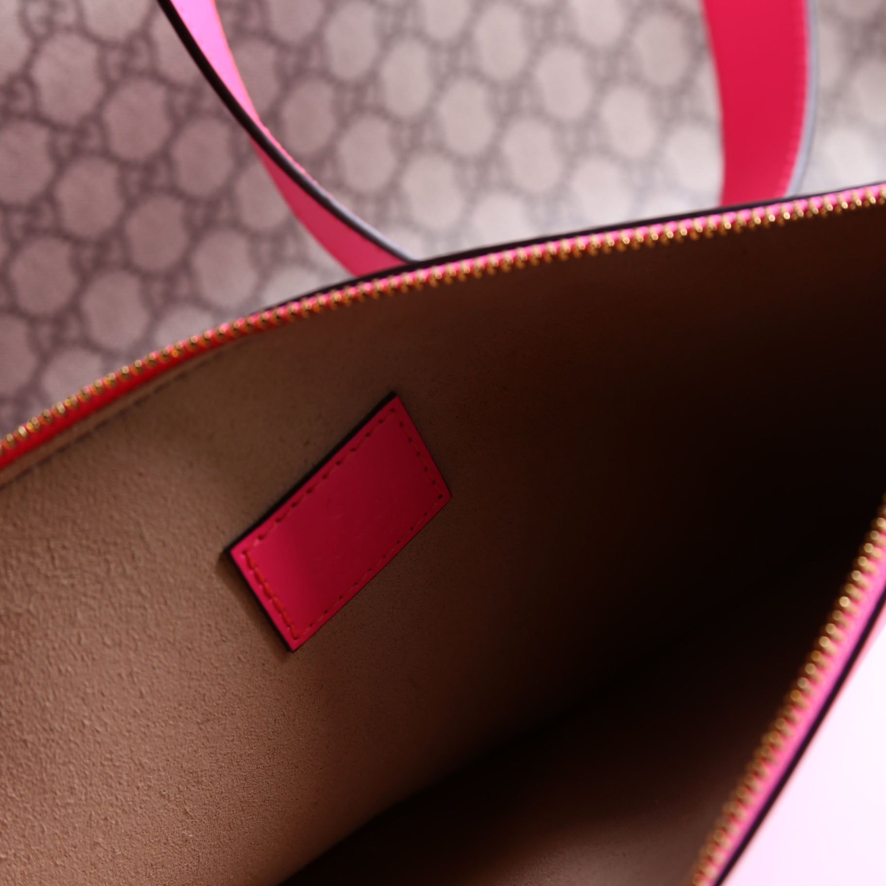 792529 GG Supreme Totissima Medium Tote Pink