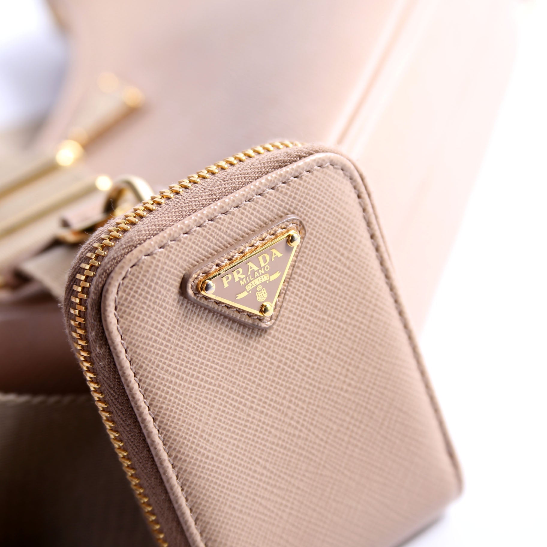 Saffiano Re-Edition 2005 Beige