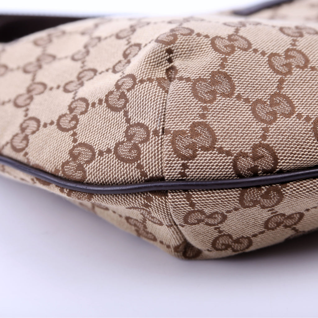 181092 GG Canvas Half Moon Hobo