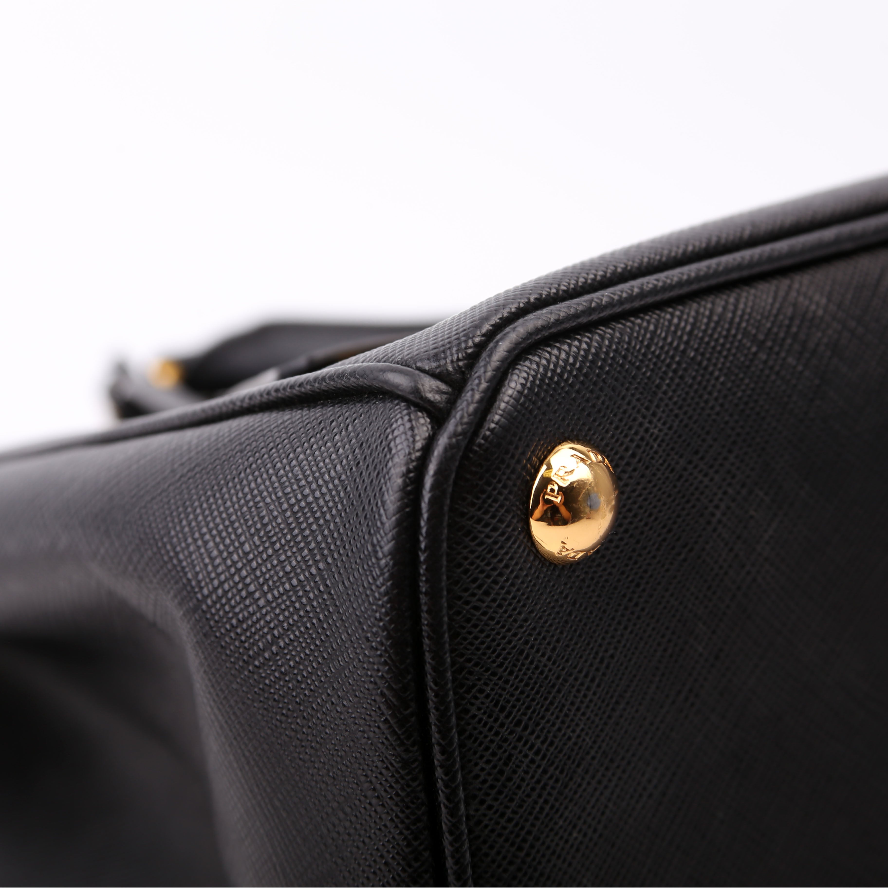 Saffiano Galleria Medium Black