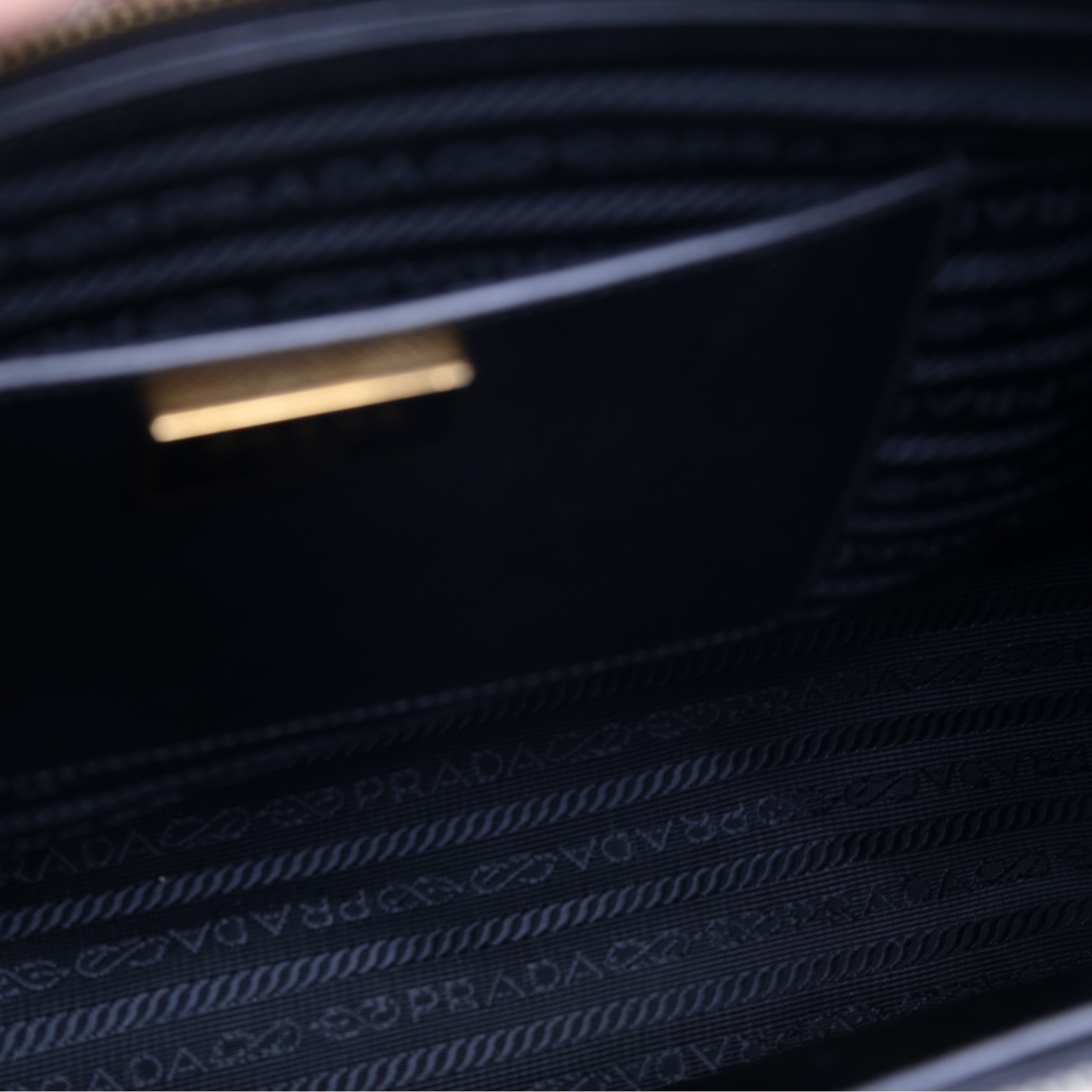 Saffiano Galleria Medium Black