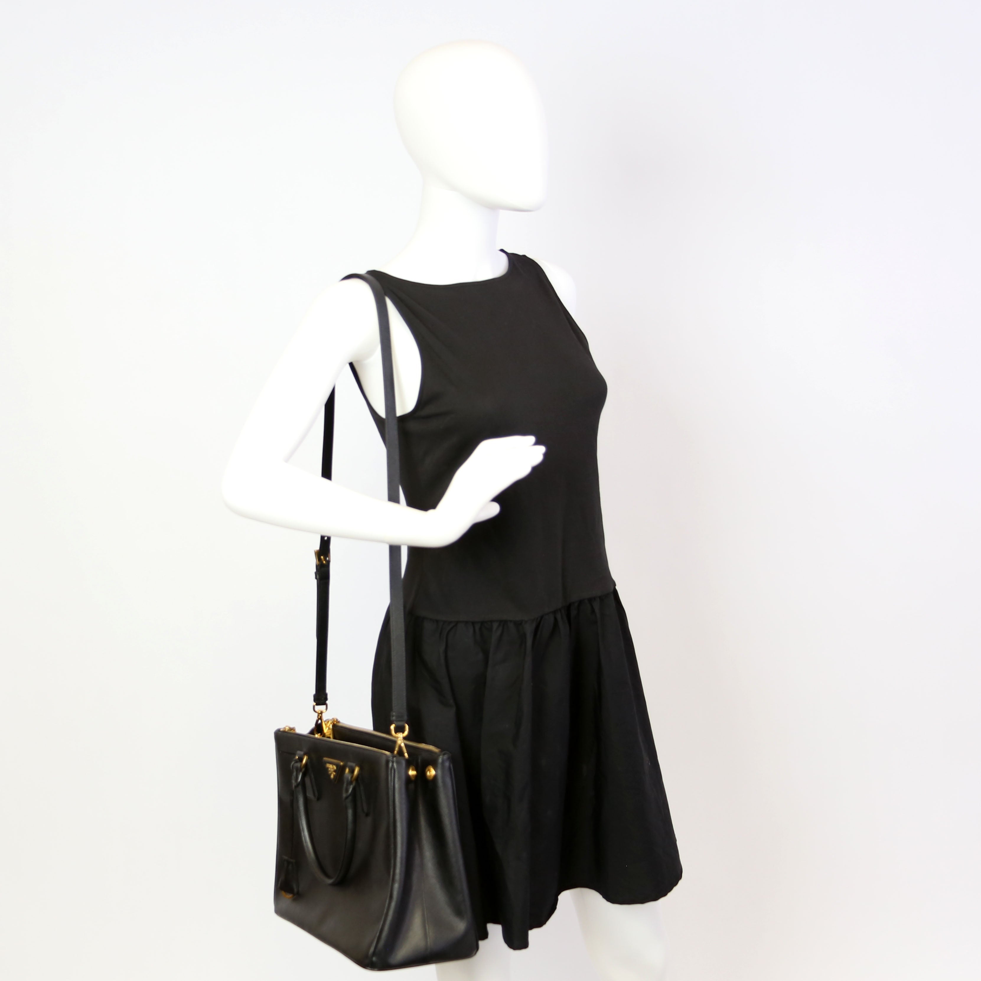 Saffiano Galleria Medium Black