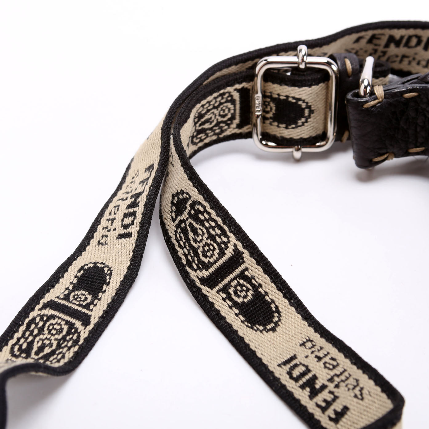 Cuoio Romano Selleria Messenger Black
