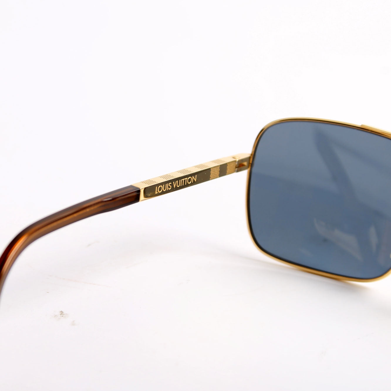 Z2300U Attitude Damier Lens