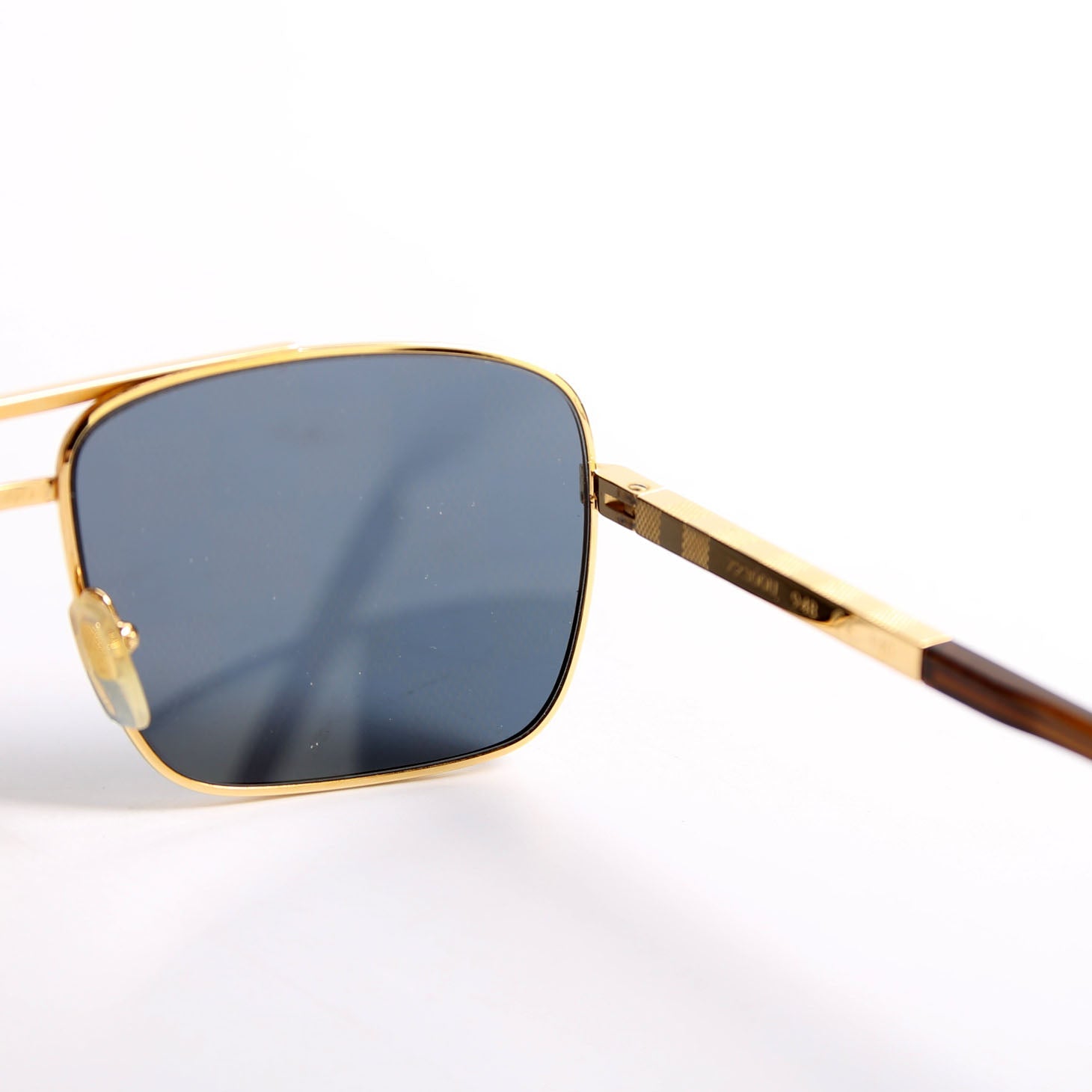 Z2300U Attitude Damier Lens