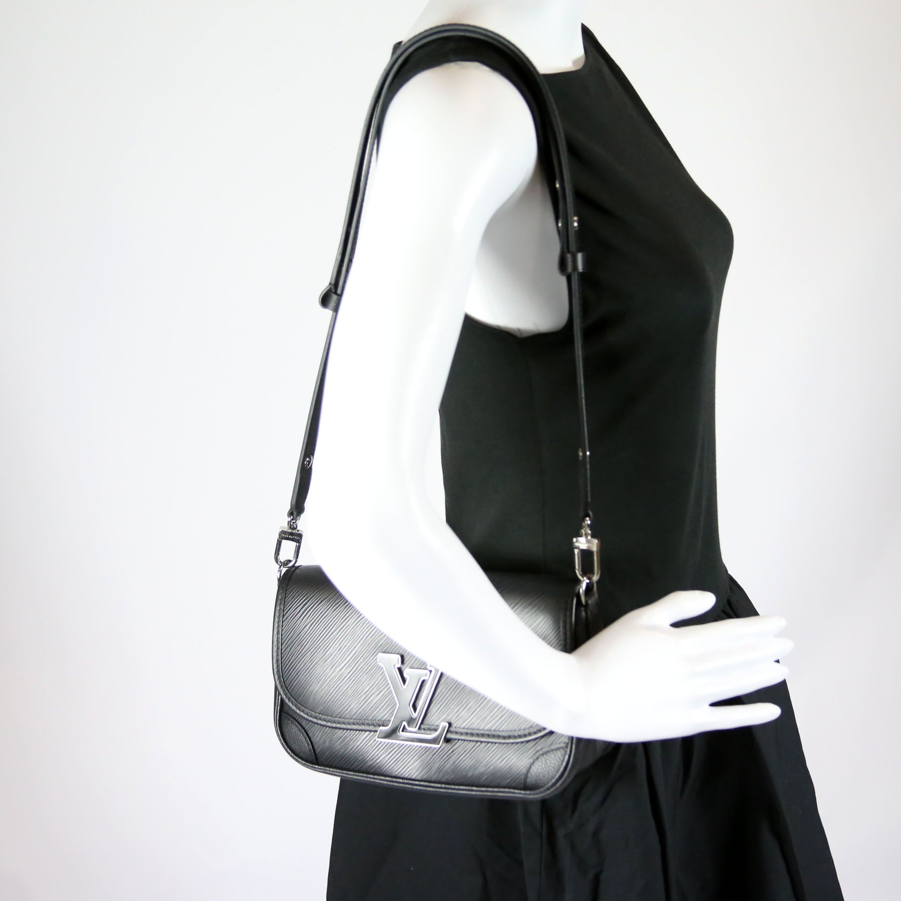 Buci Crossbody Epi Black