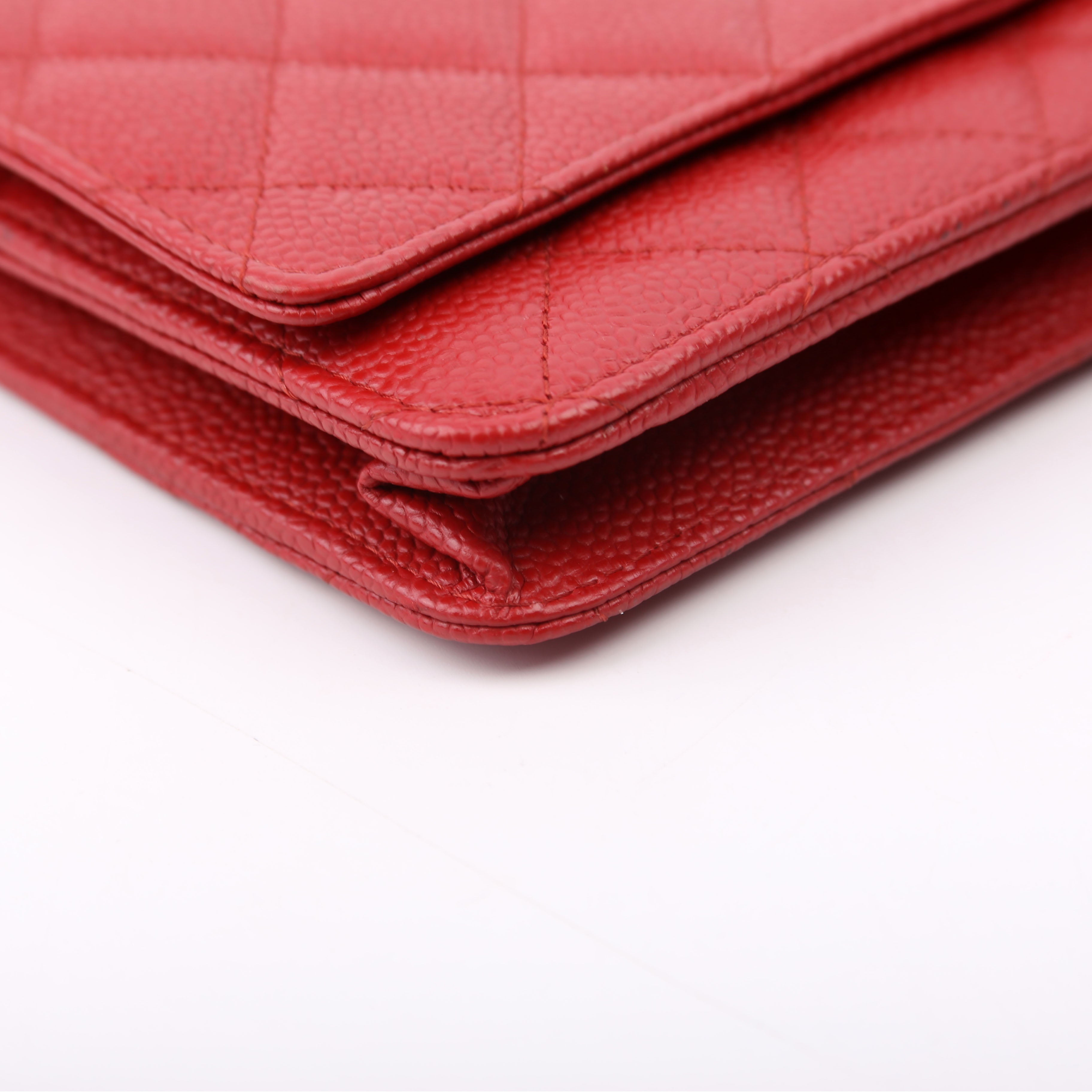 WOC Classic Quilted Caviar 22M Red