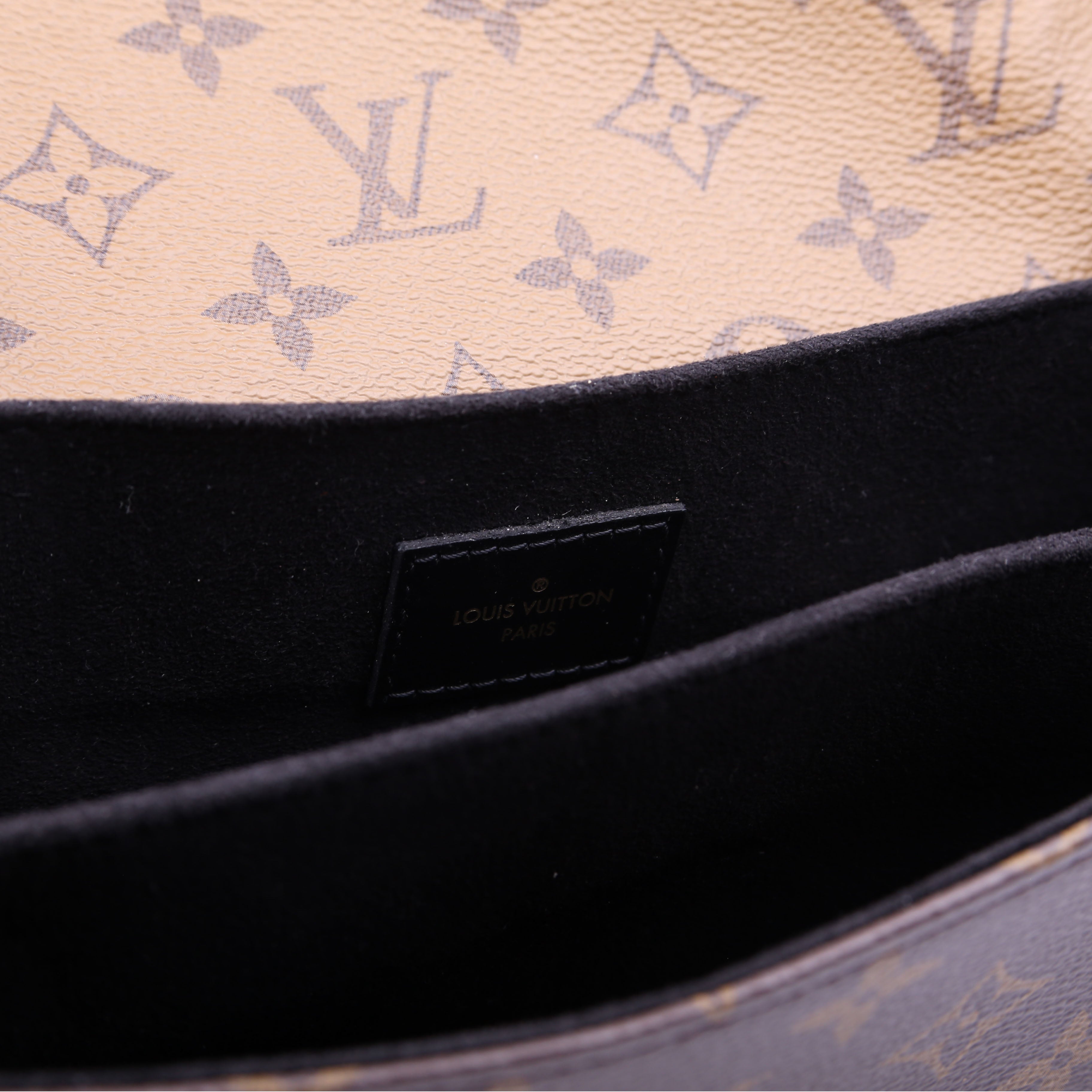 Pochette Metis Reverse Monogram Black
