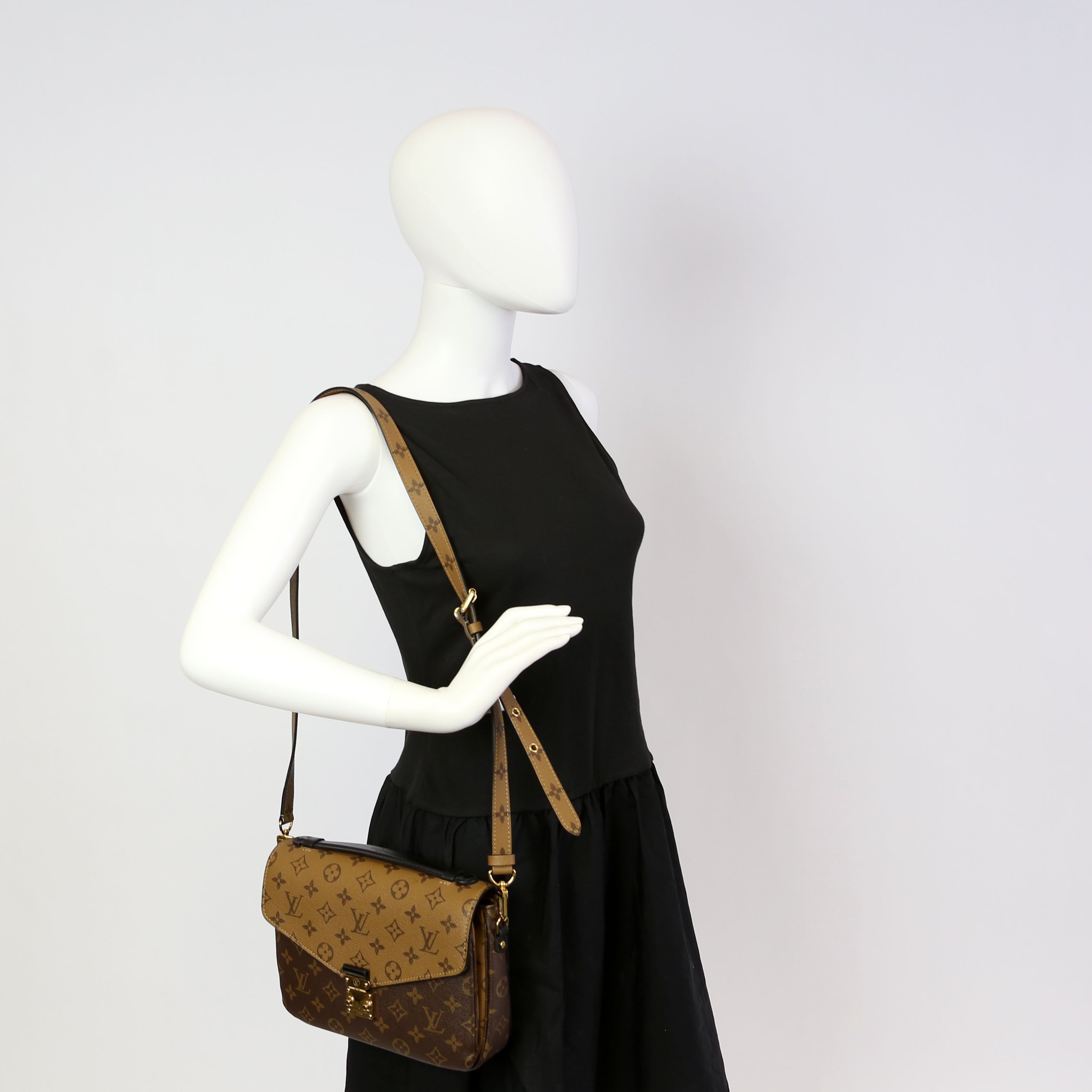 Pochette Metis Reverse Monogram Black