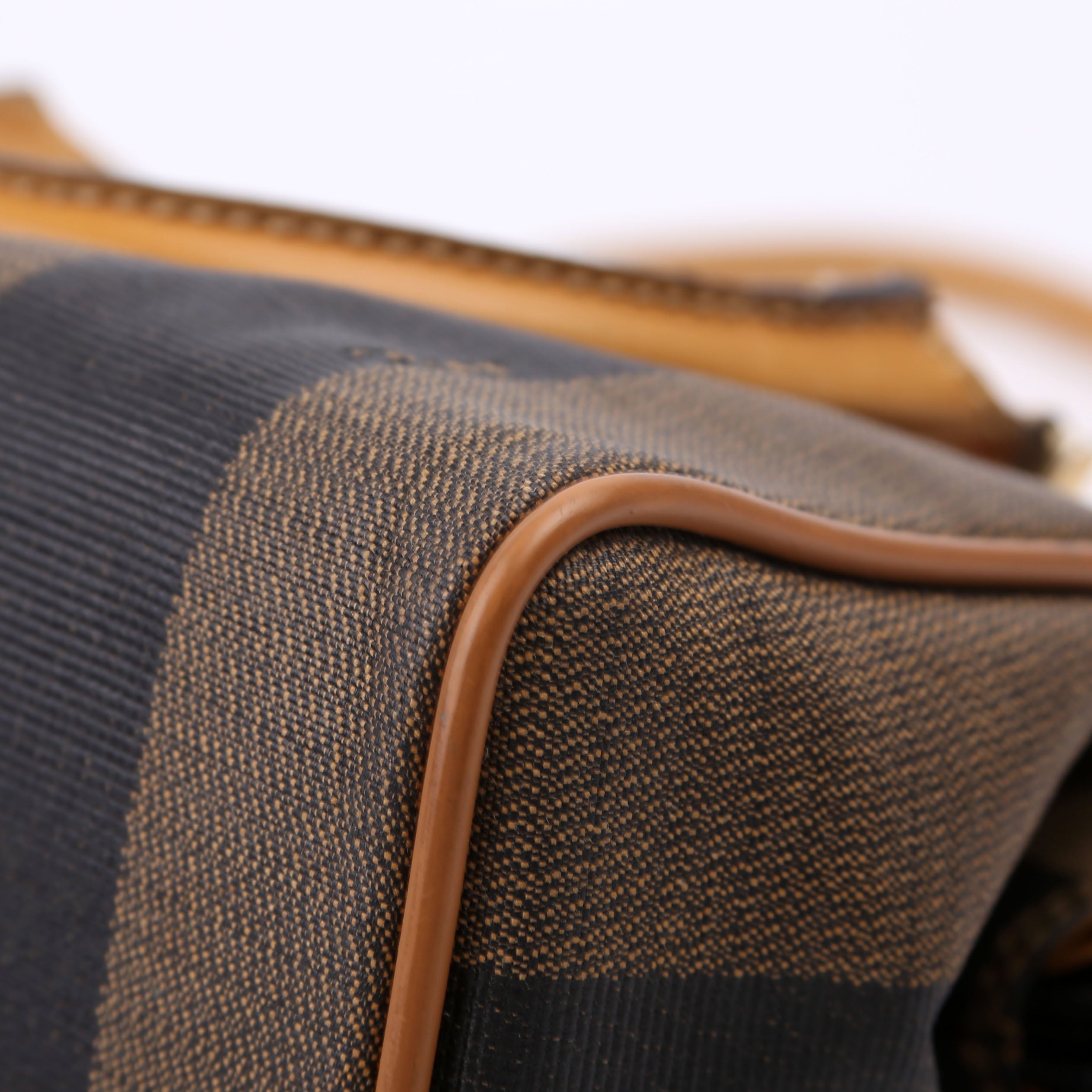 Mini Pequin Boston With Strap Tan