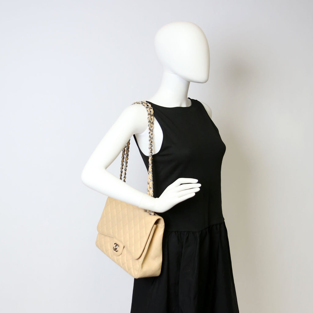 Classic Flap Jumbo Caviar Beige